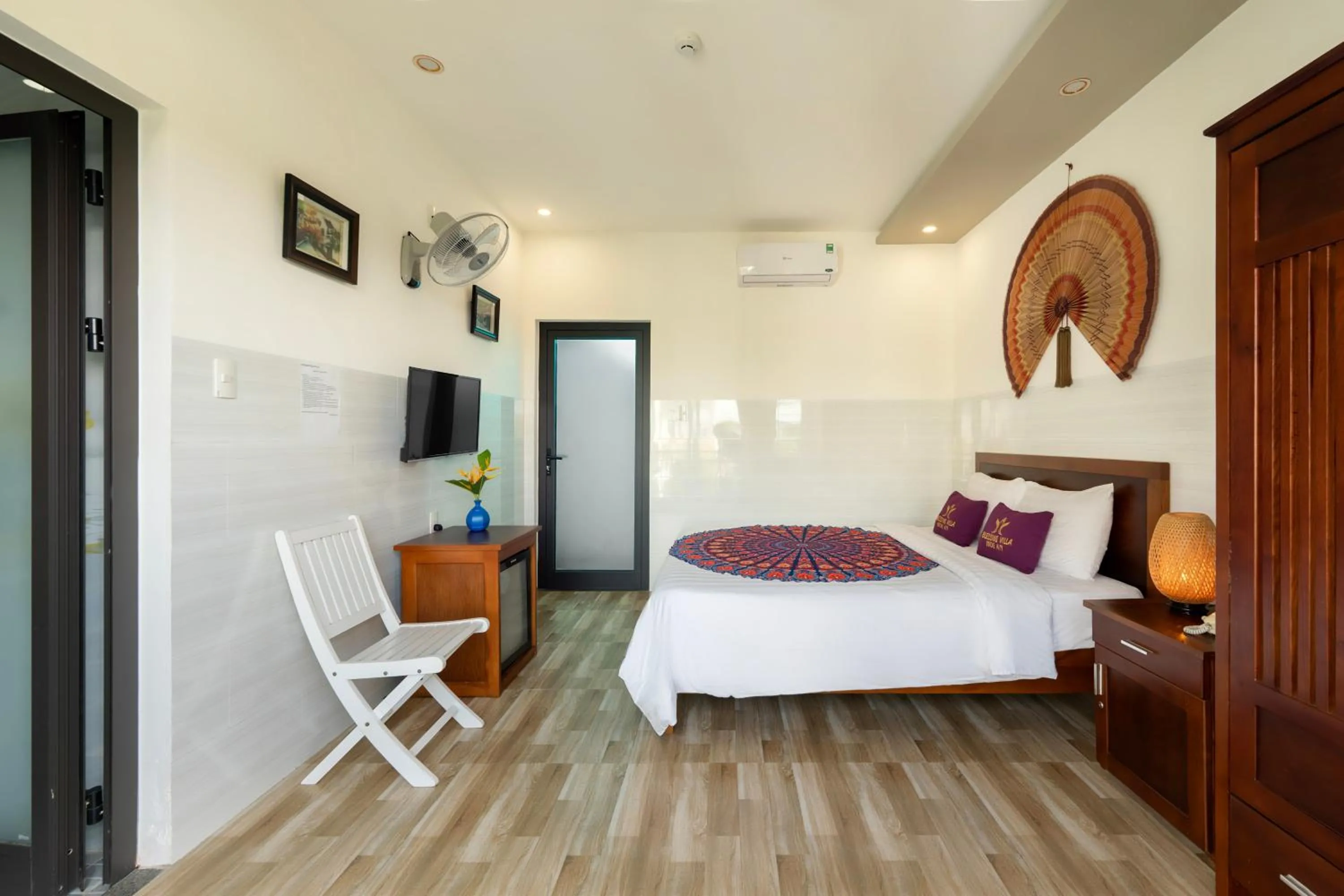 Photo of the whole room, Bed in Blessing Villa Hoi An