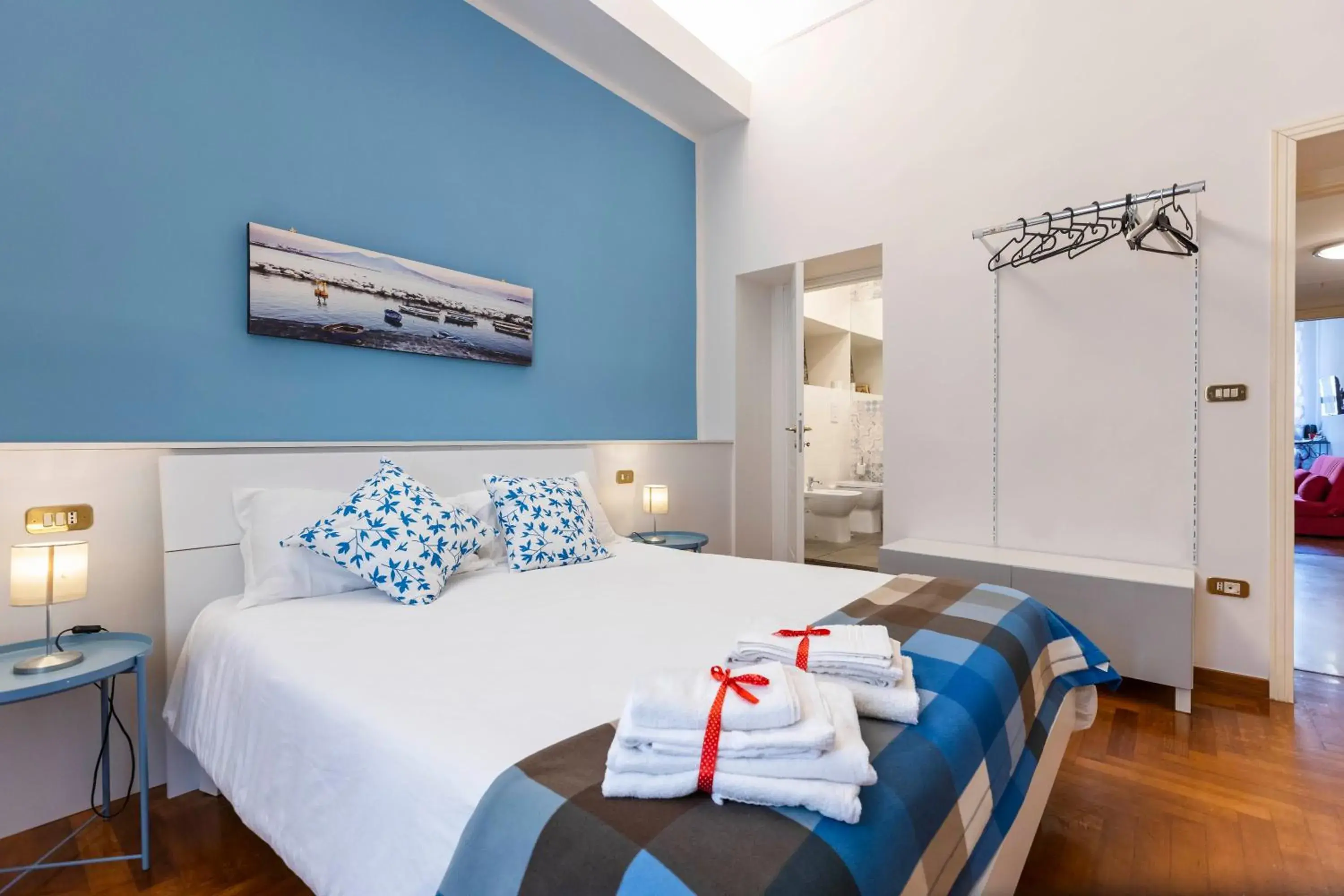 room service, Bed in La Casa Del Sole A Mergellina room service, Bed in La Casa Del Sole A Mergellina