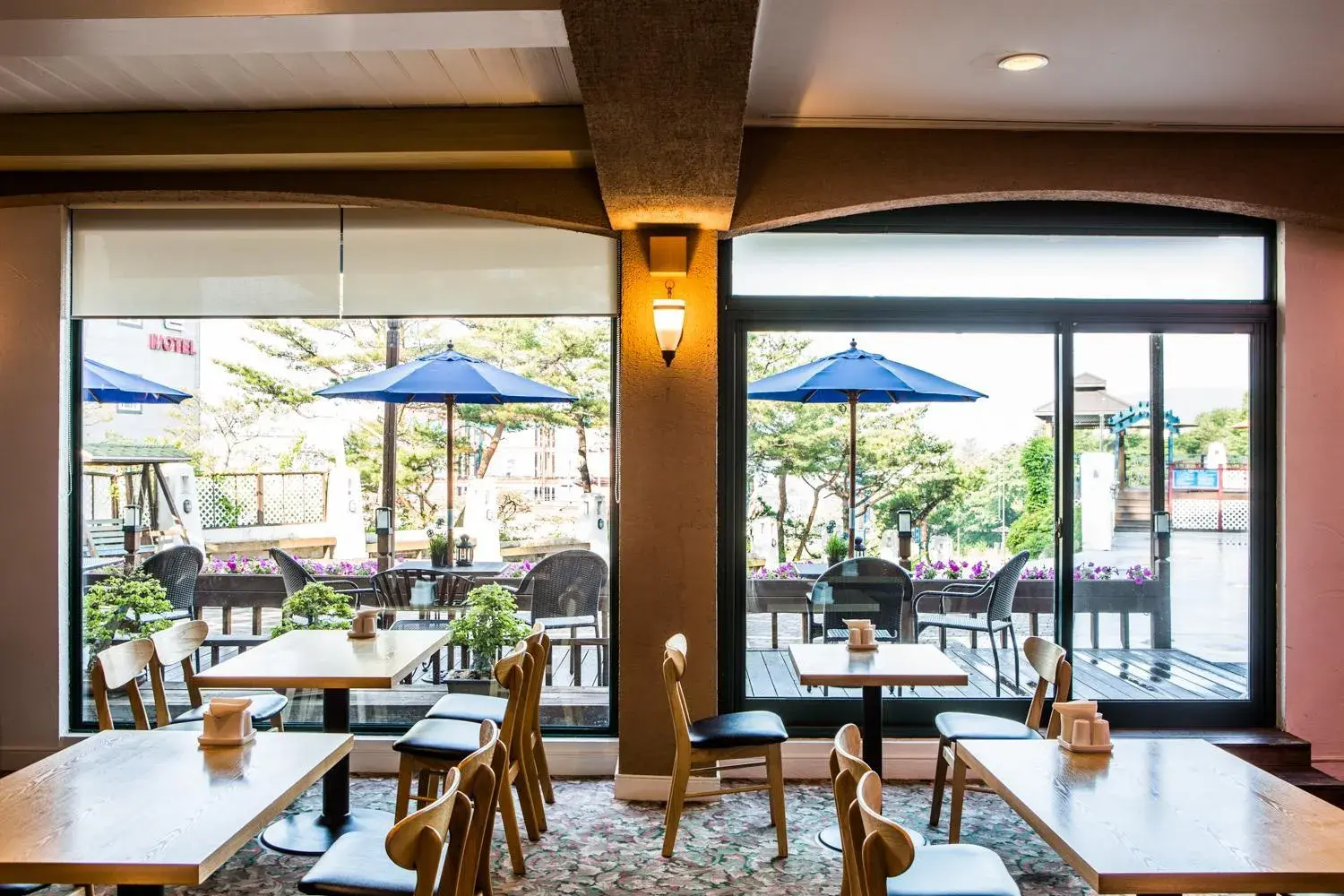 Restaurant/places to eat in Benikea Swiss Rosen Hotel Restaurant/places to eat in Benikea Swiss Rosen Hotel