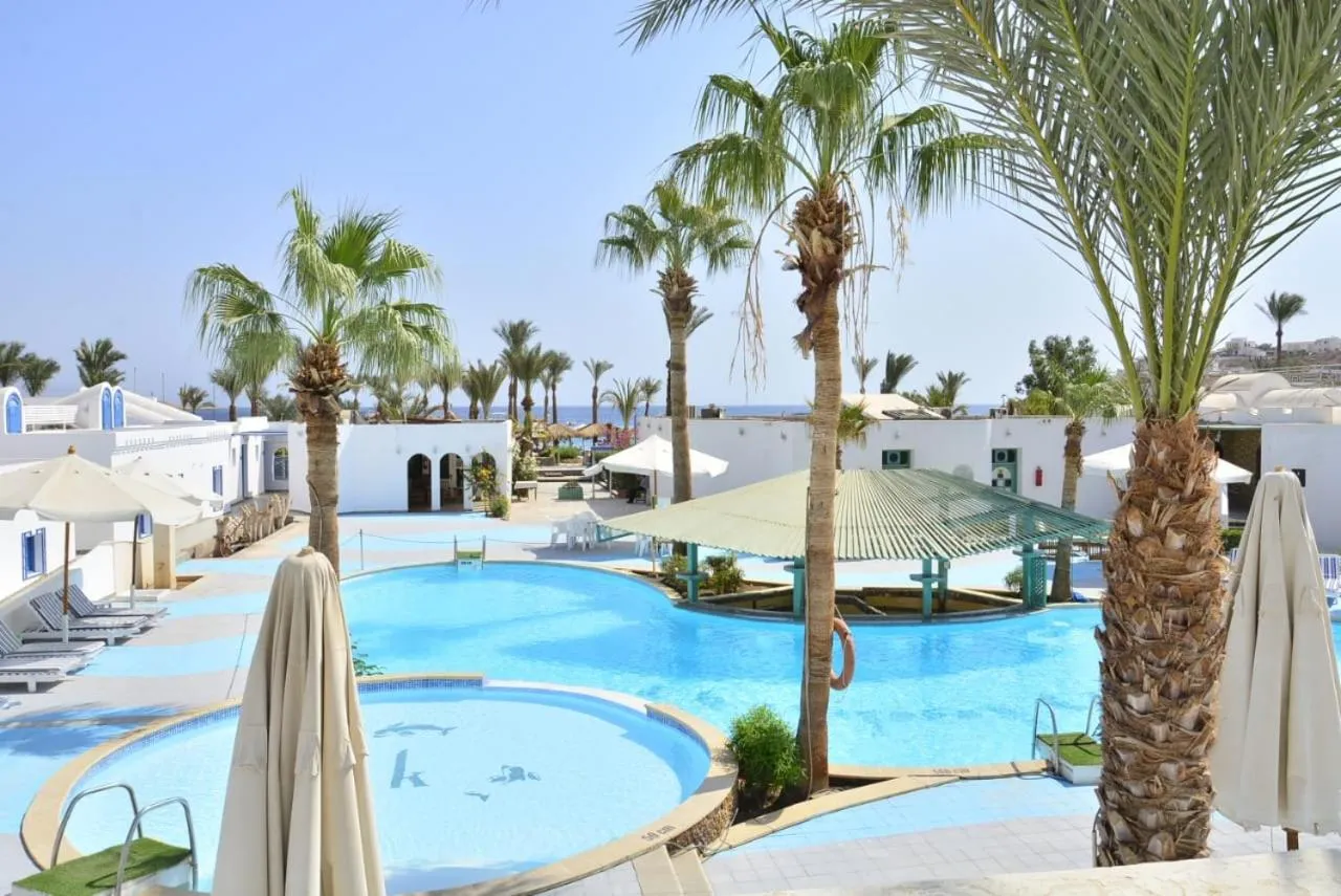 Pool view in Kanabesh Village