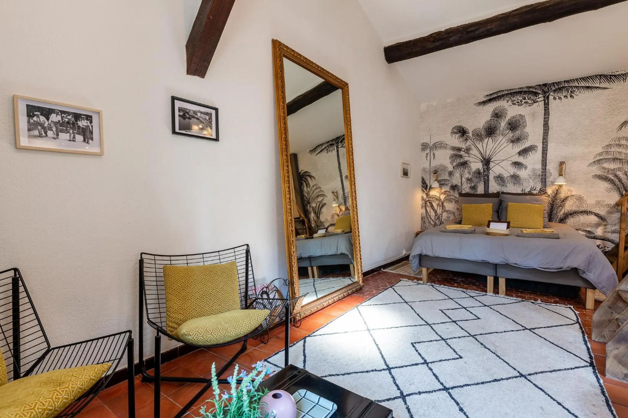 Bed in LE PANIER ENCHANTÉ - Suites & Loft - Terrasse et patio au dessus du Vieux Port