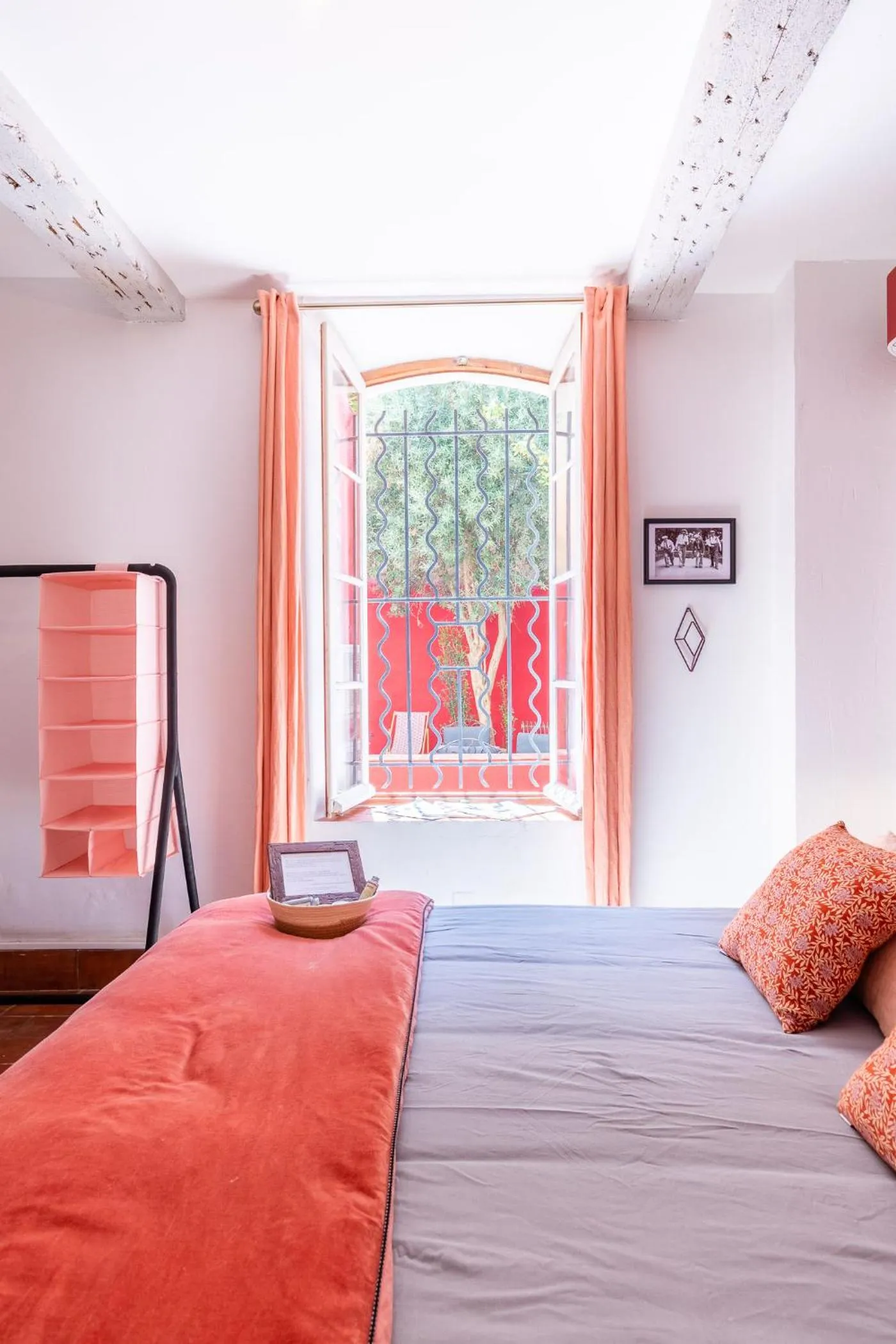 Bed in LE PANIER ENCHANTÉ - Suites & Loft - Terrasse et patio au dessus du Vieux Port