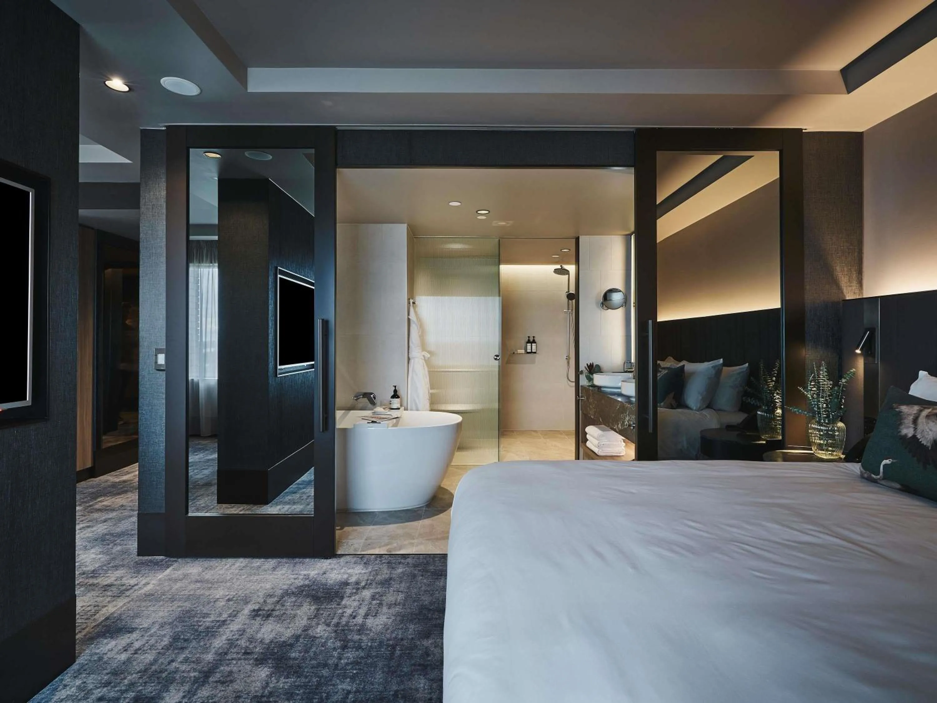 Bedroom, Bed in Pullman Melbourne On the Park