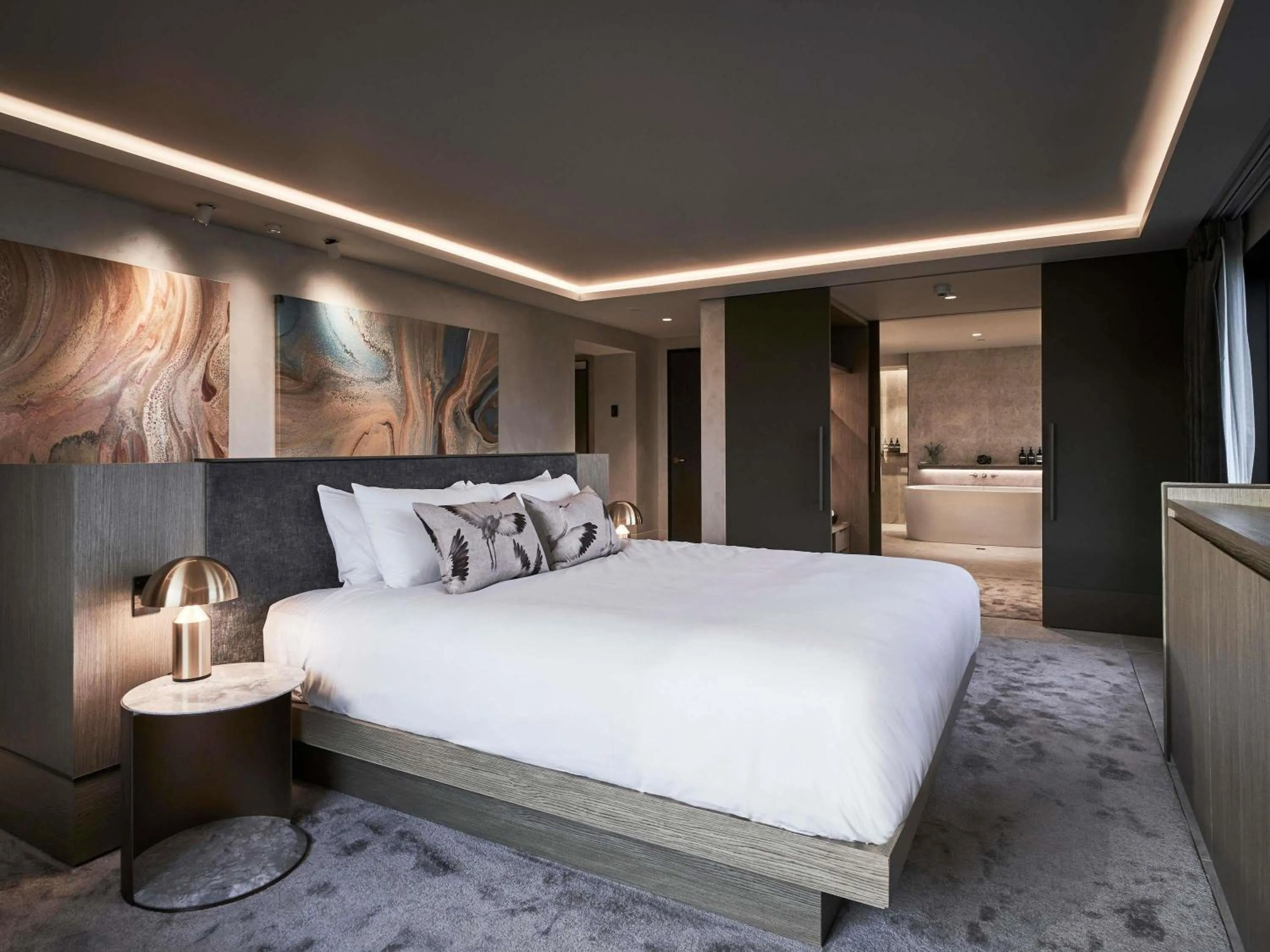 Photo of the whole room, Bed in Pullman Melbourne On the Park