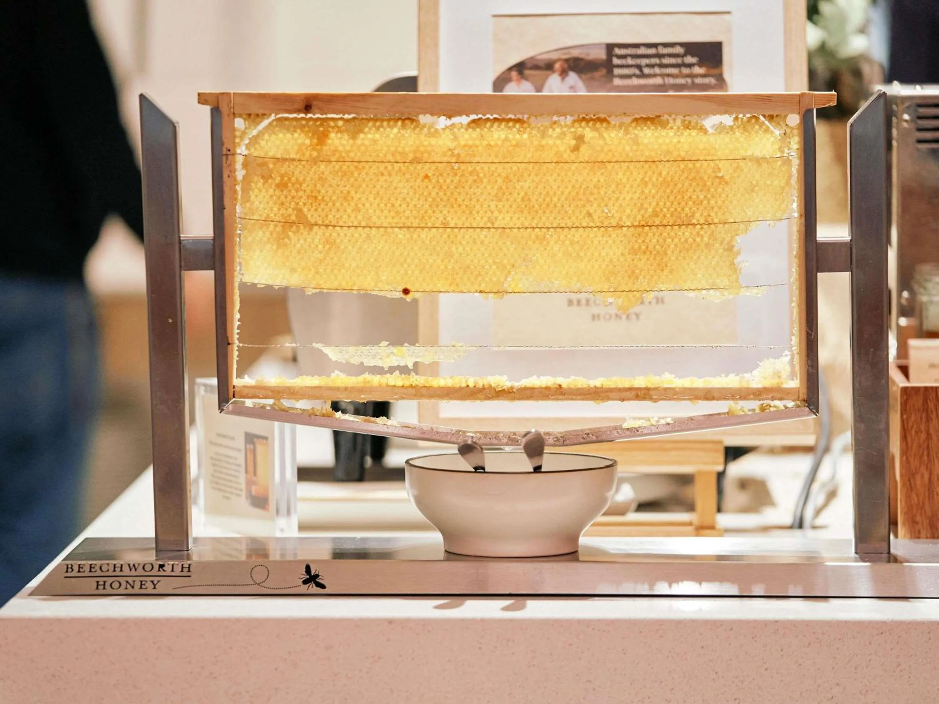 Restaurant/places to eat in Pullman Melbourne On the Park