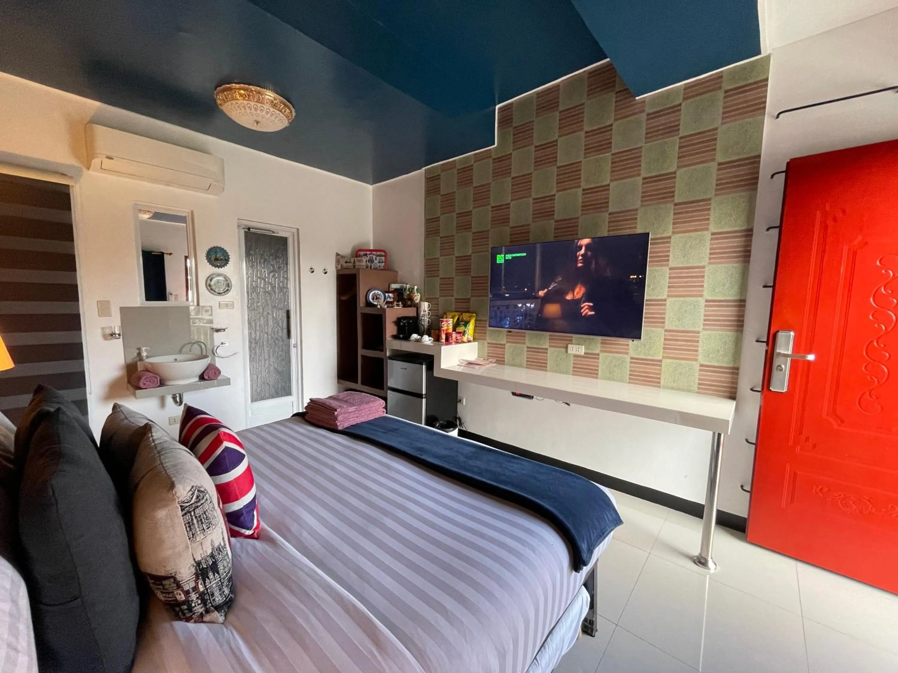 TV and multimedia, Bed in Italy Condotel Darasa