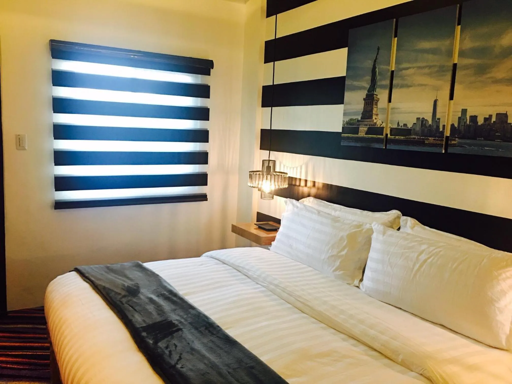 Photo of the whole room, Bed in Italy Condotel Darasa