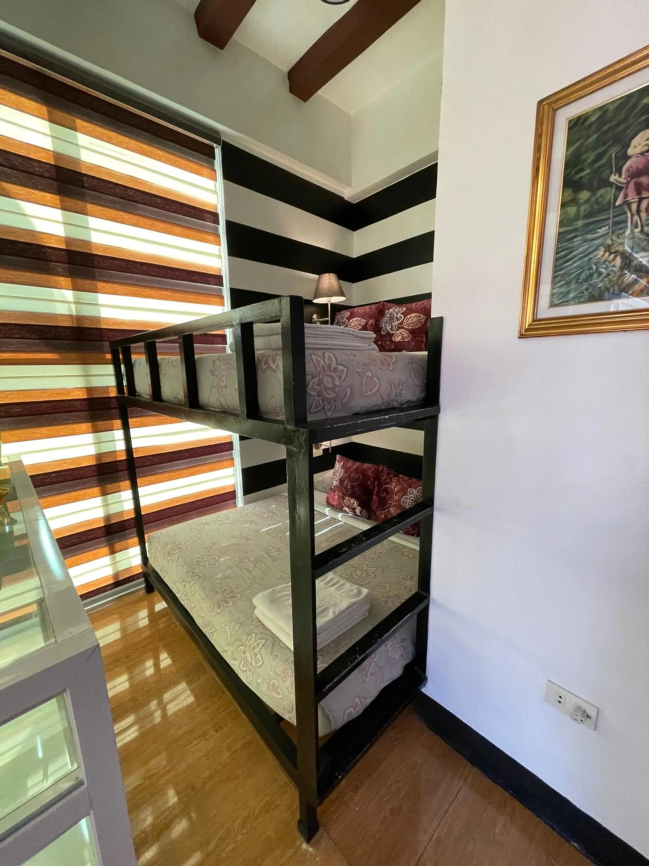 Photo of the whole room, Bed in Italy Condotel Darasa