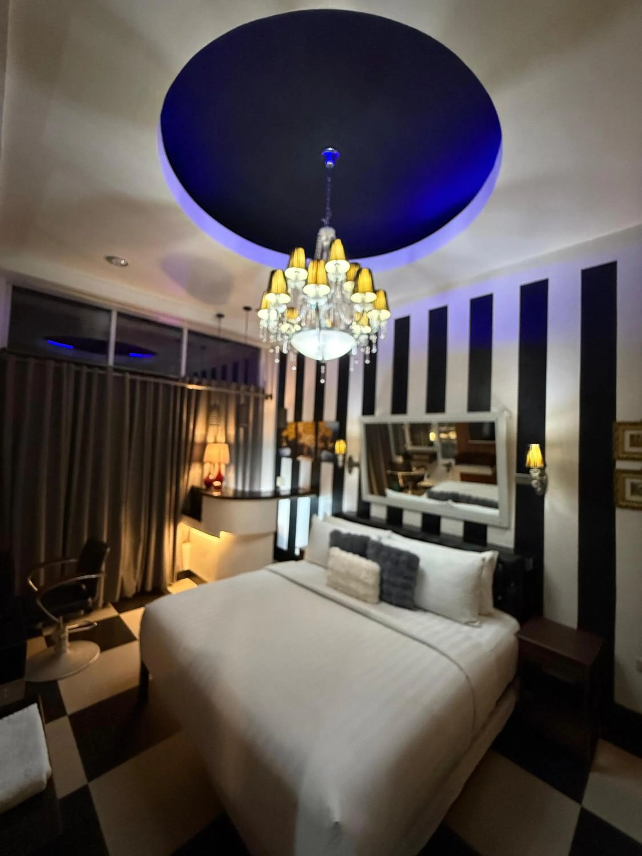 Photo of the whole room, Bed in Italy Condotel Darasa