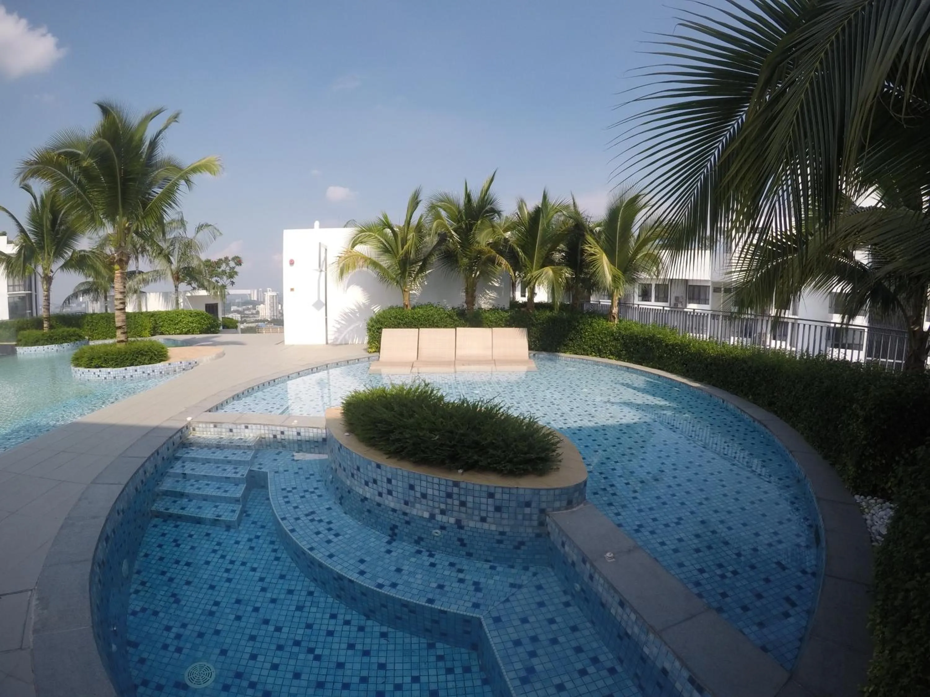 Swimming pool in Eclipse@Pangea Residences