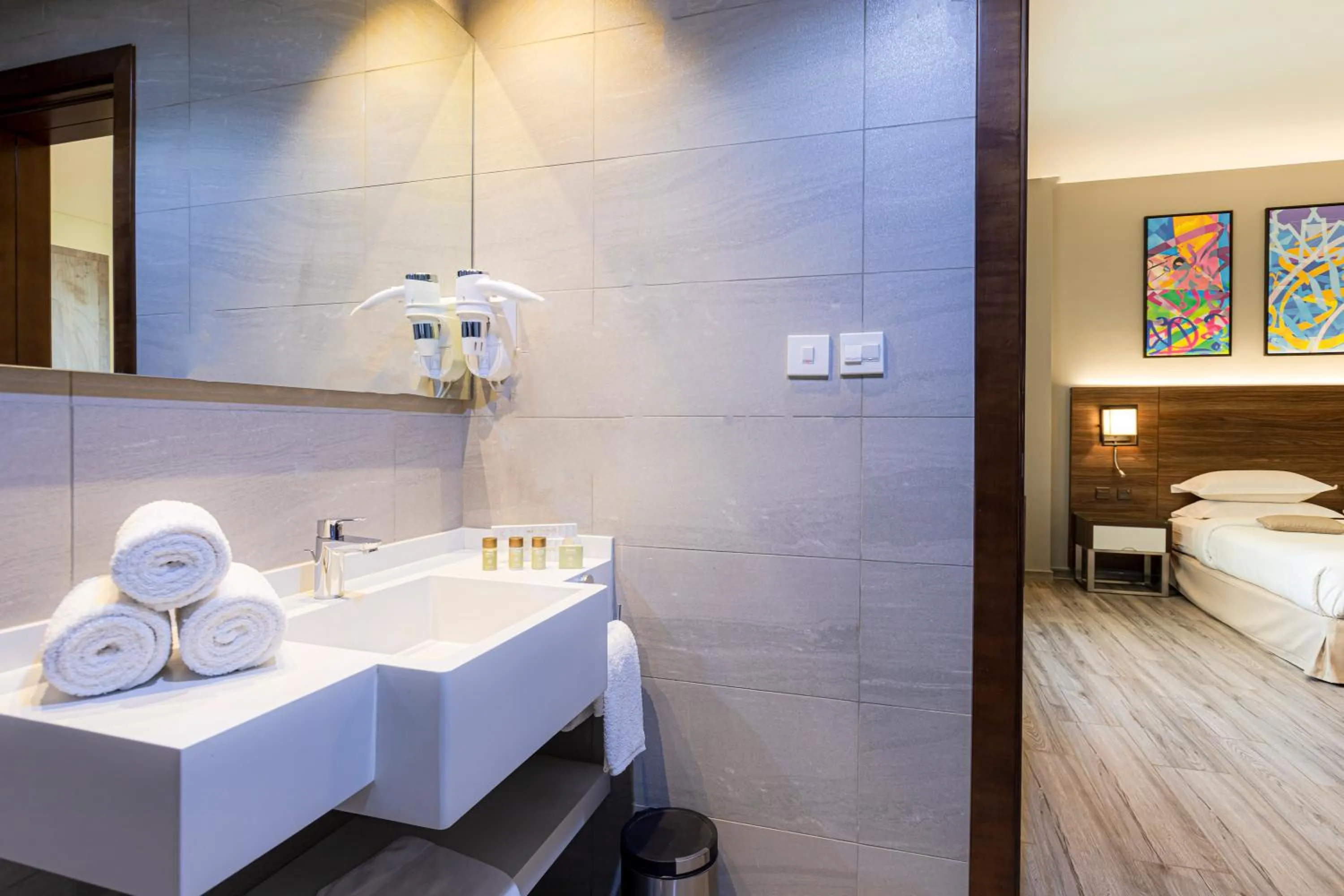 Bathroom, Bed in Hafawah Suites