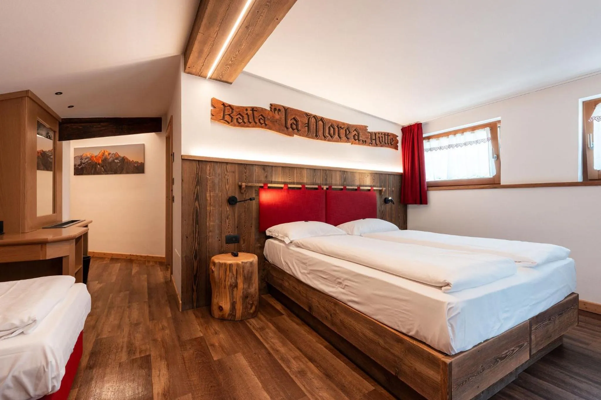 Bedroom, Bed in Hotel Piedibosco