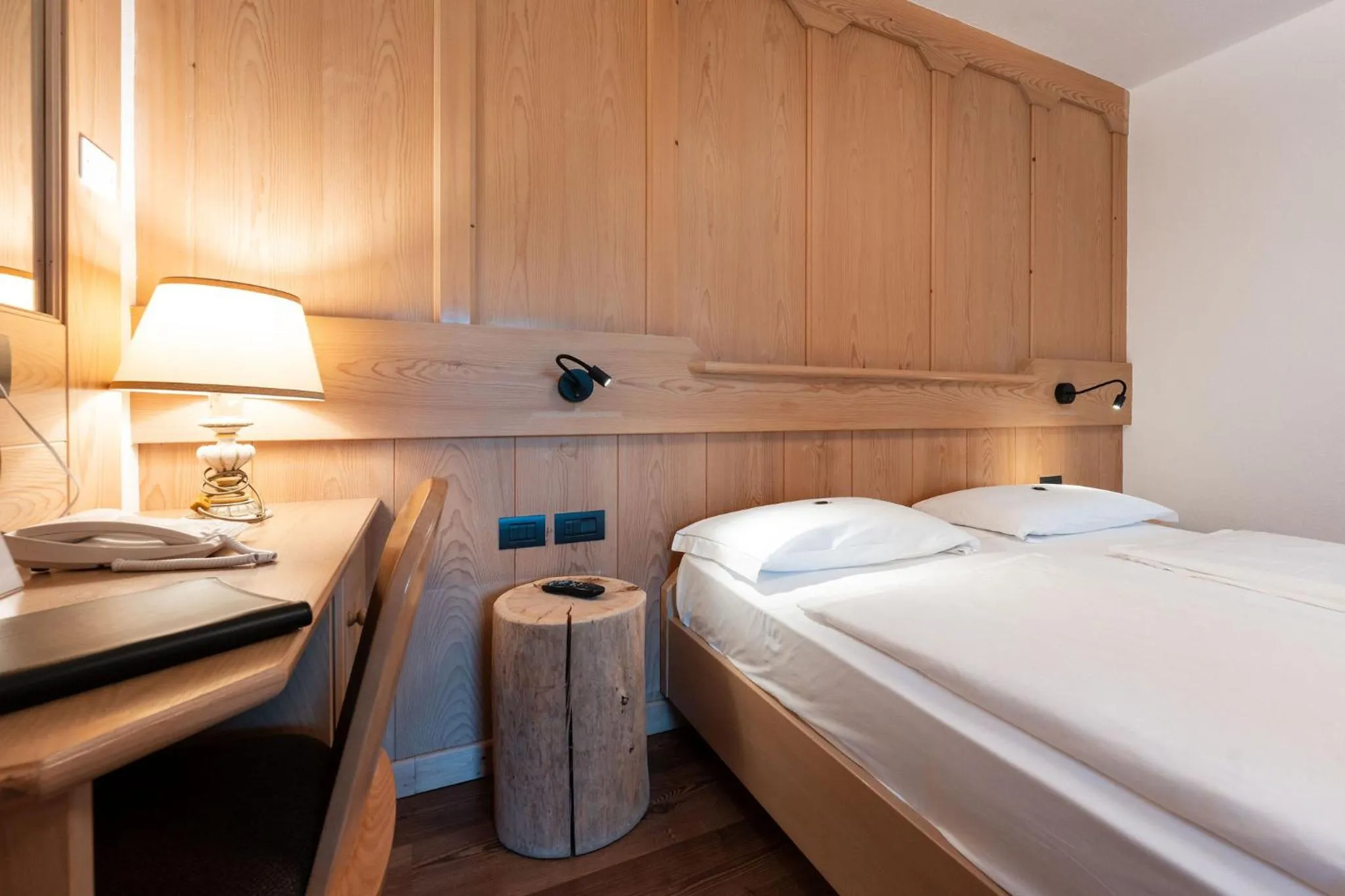 Bedroom, Bed in Hotel Piedibosco