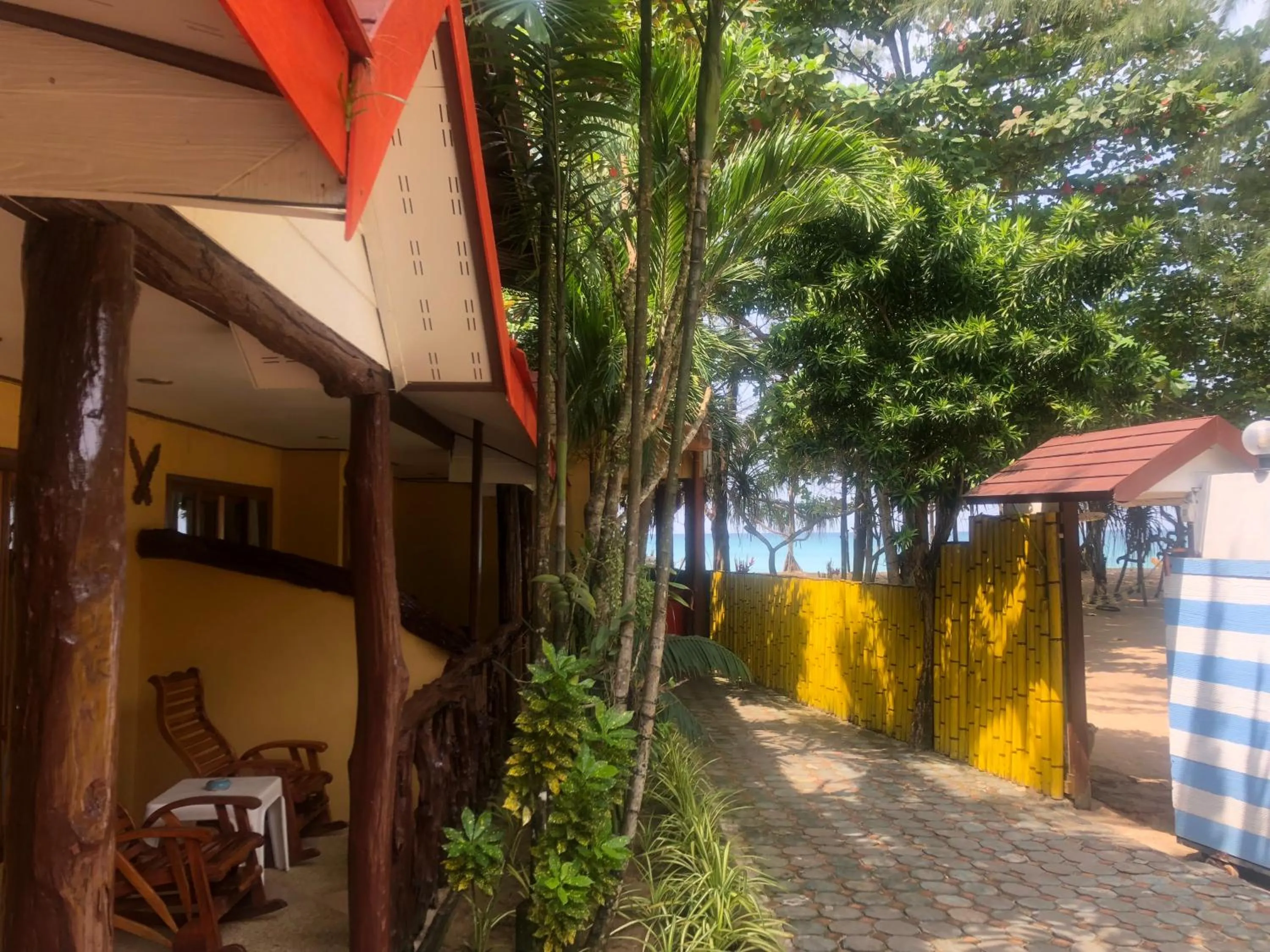 Ruan Mai Naiyang Beach Resort