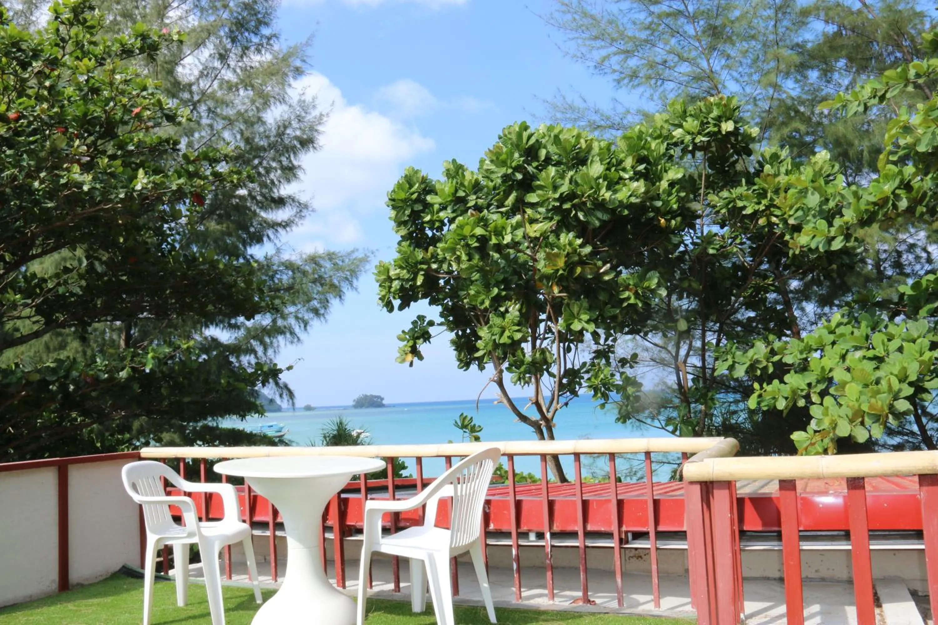 Ruan Mai Naiyang Beach Resort