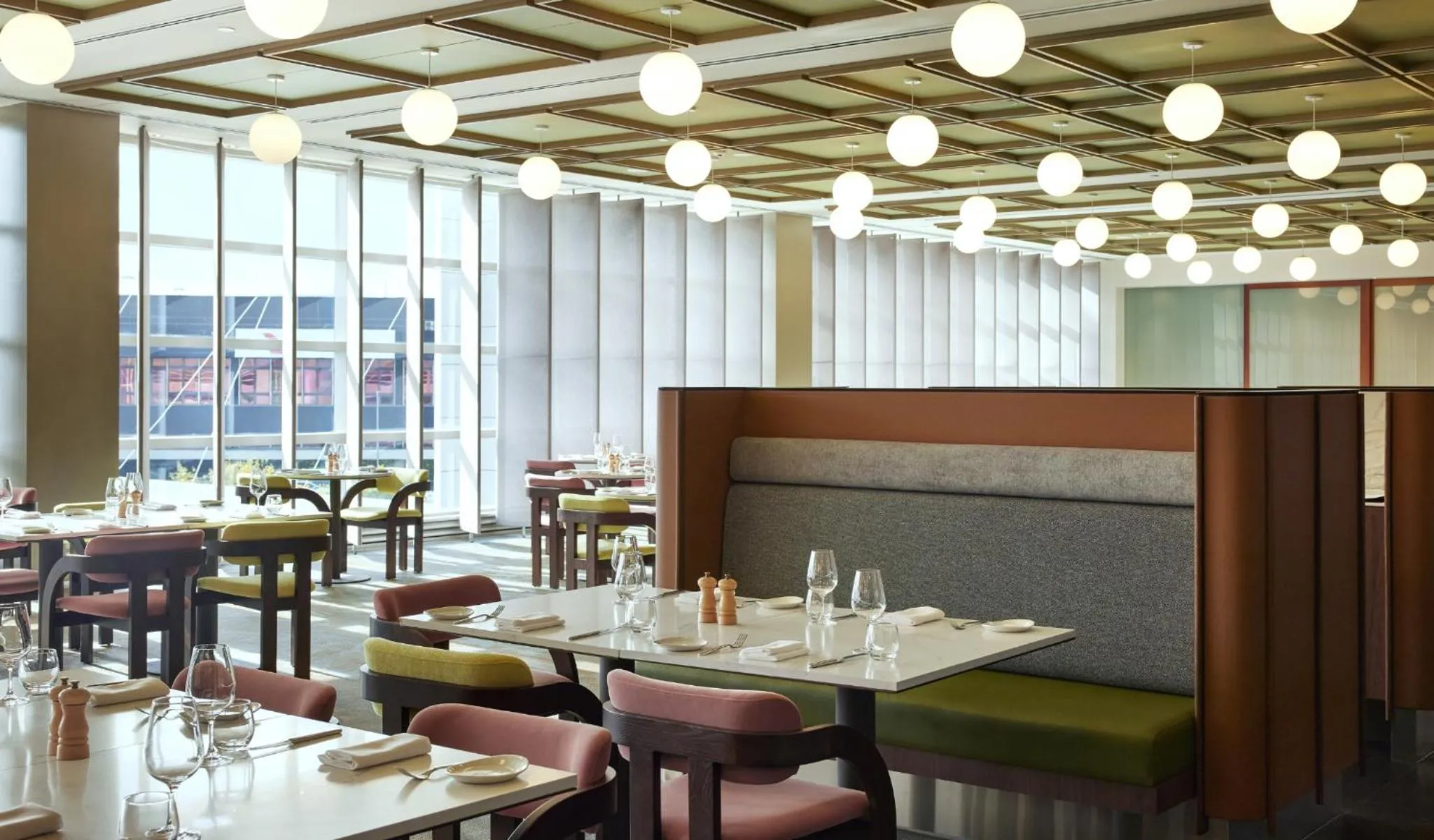 Restaurant/places to eat in PARKROYAL Melbourne Airport