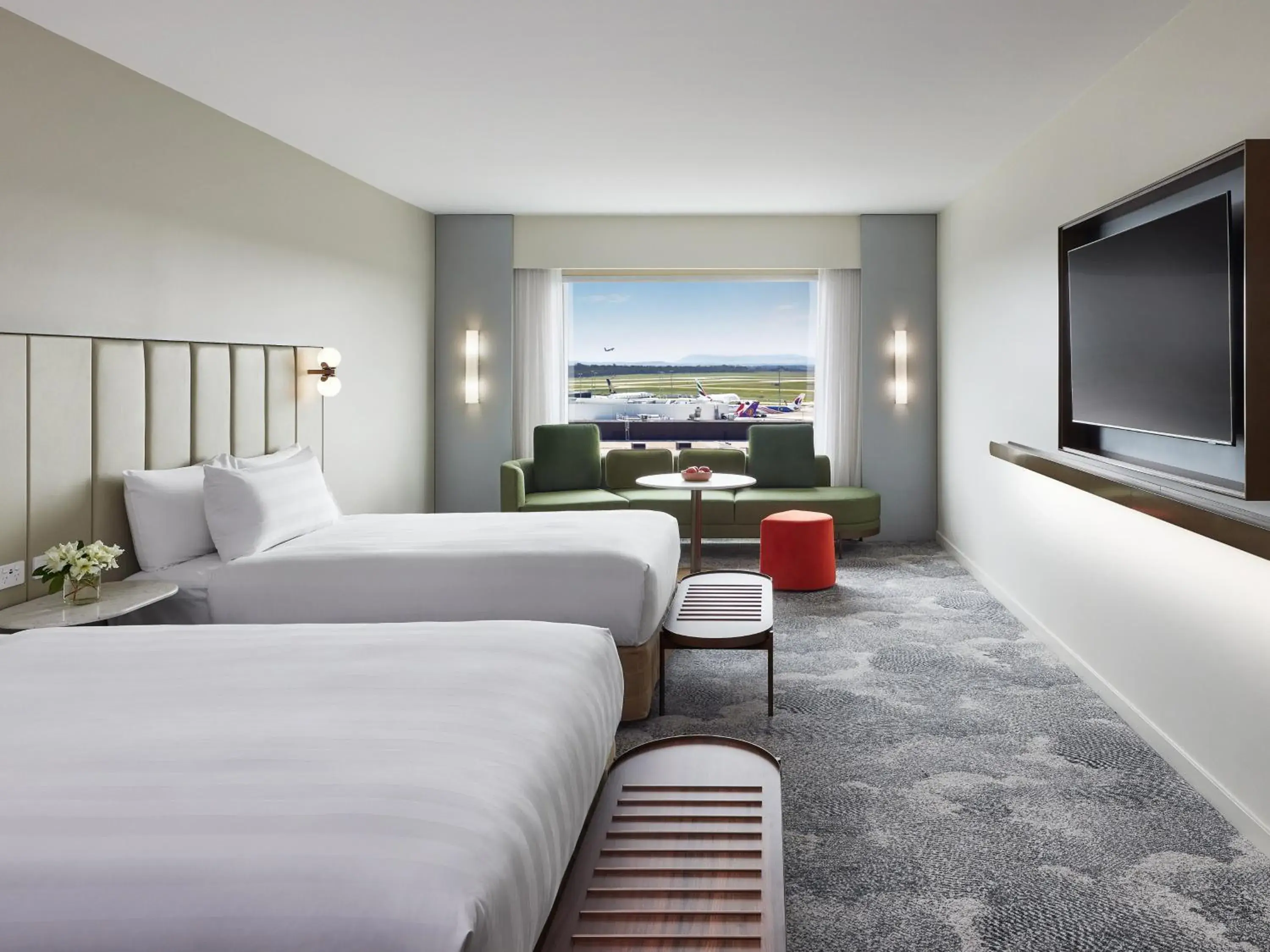 Deluxe Twin Room with View in PARKROYAL Melbourne Airport Deluxe Twin Room with View in PARKROYAL Melbourne Airport