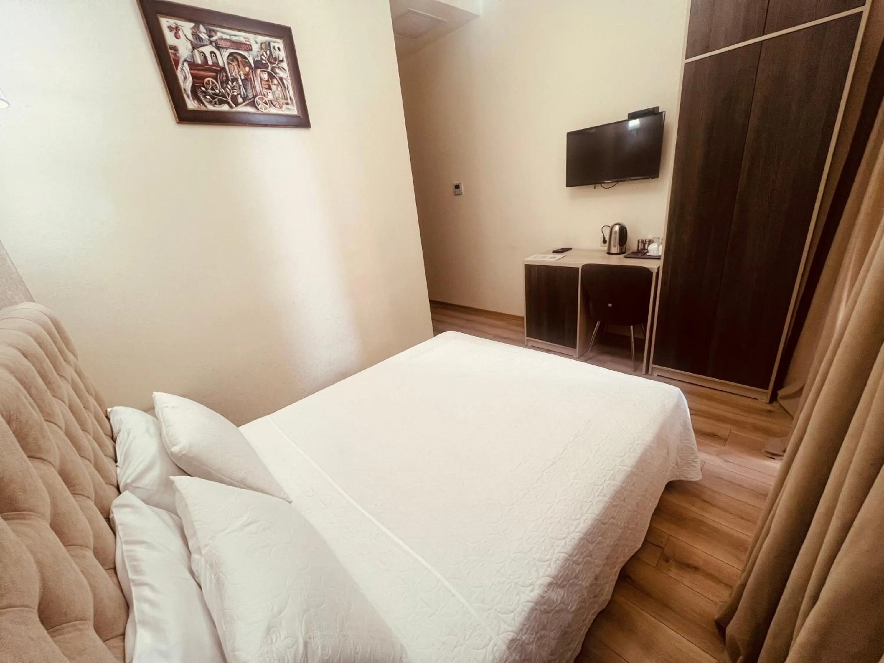 Photo of the whole room, Bed in Hotel Griboedov