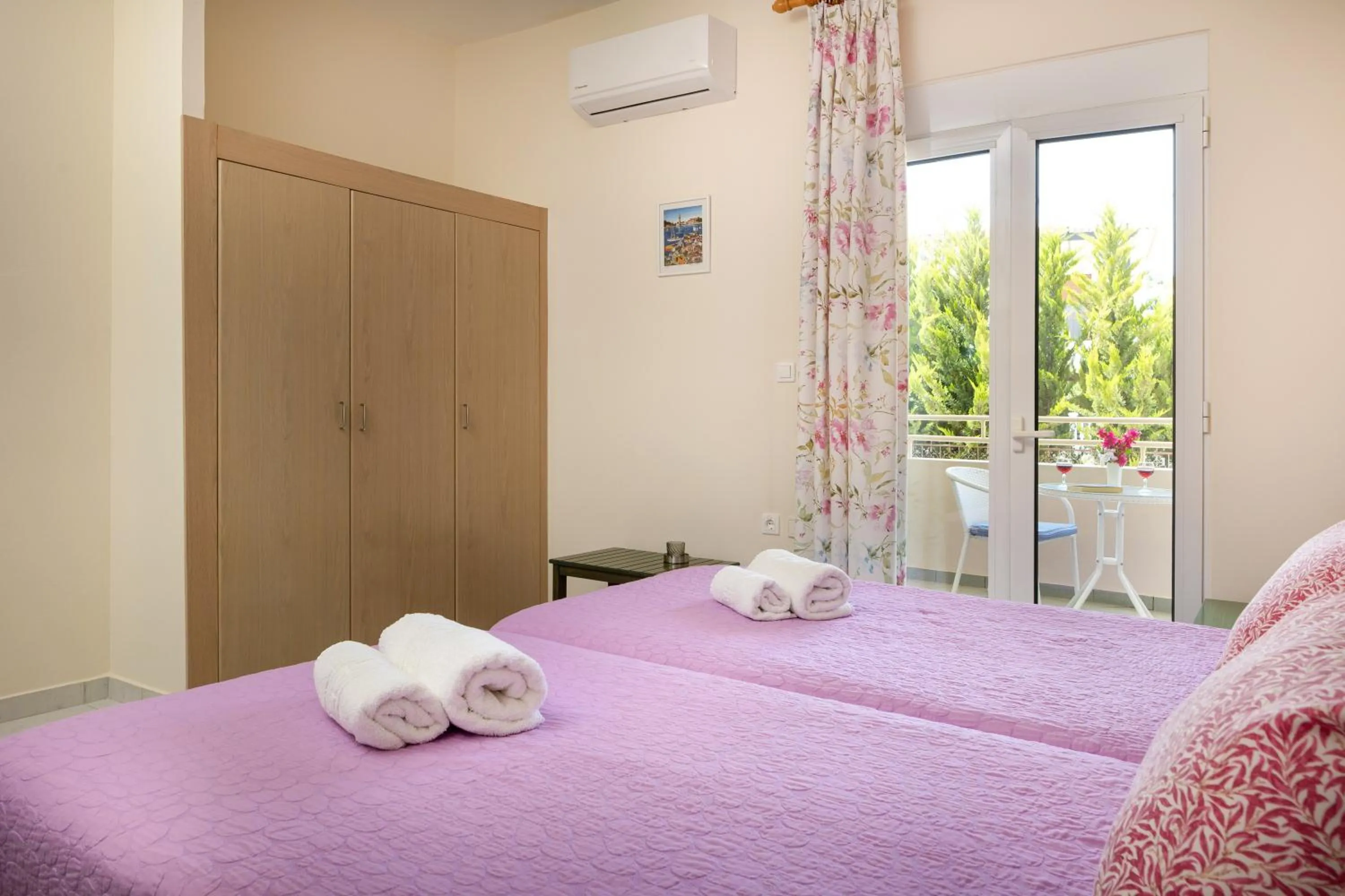 Bedroom, Bed in Armonia Apartments