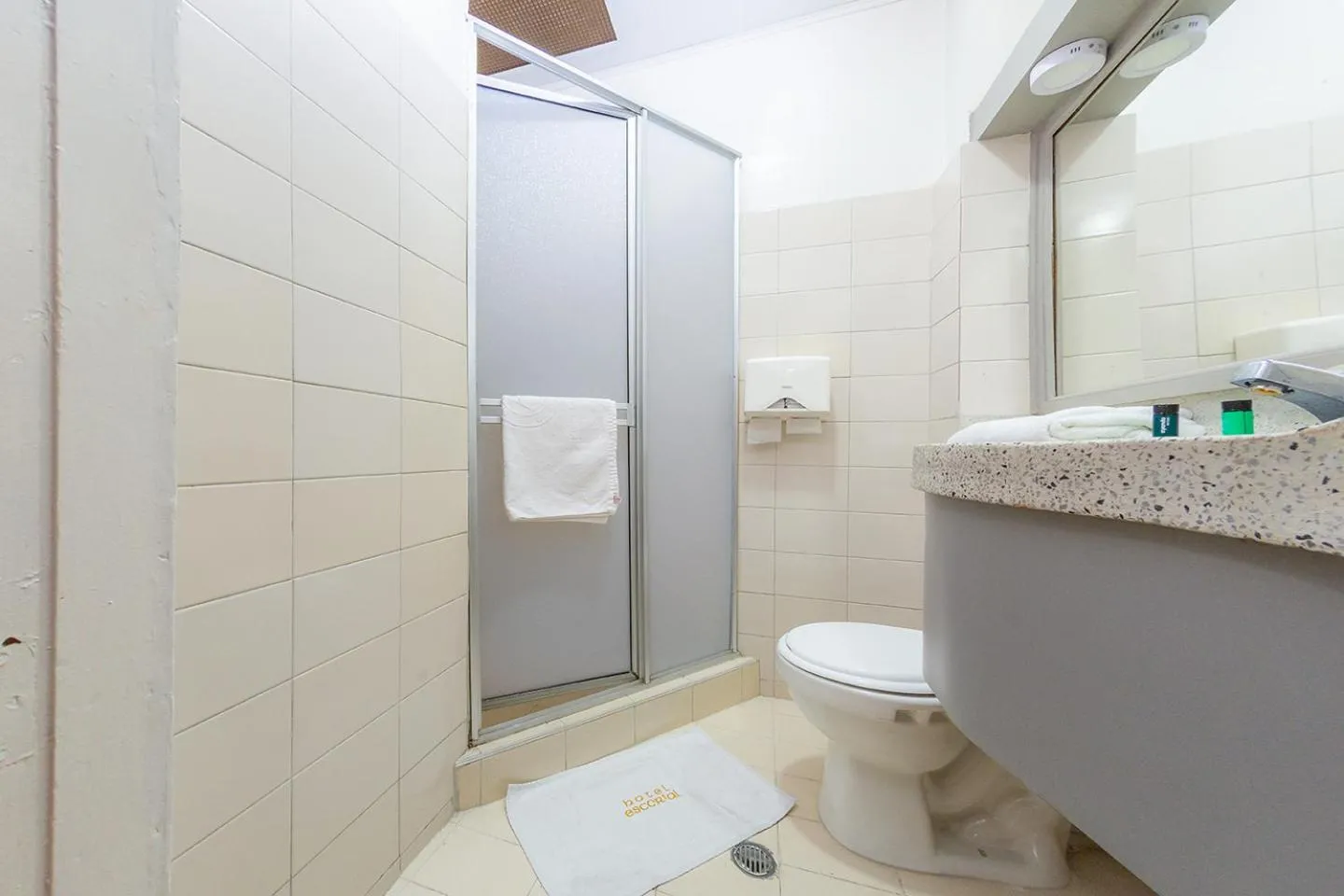 Bathroom in Ayenda Escorial 1936