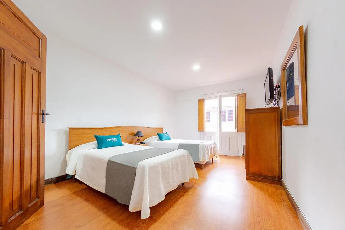 Photo of the whole room, Bed in Ayenda Escorial 1936