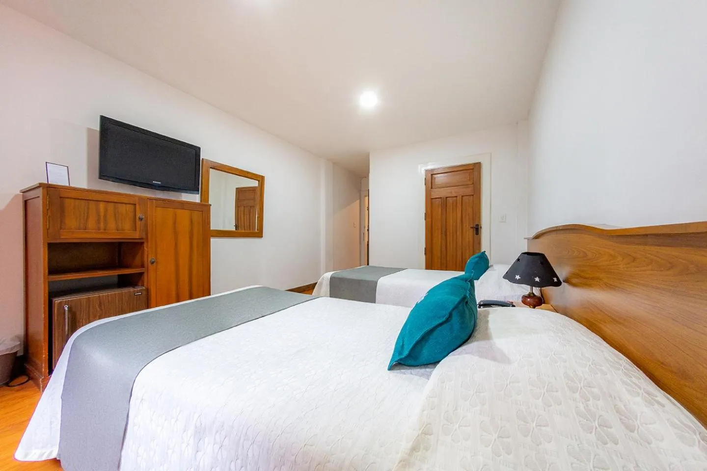 Photo of the whole room, Bed in Ayenda Escorial 1936