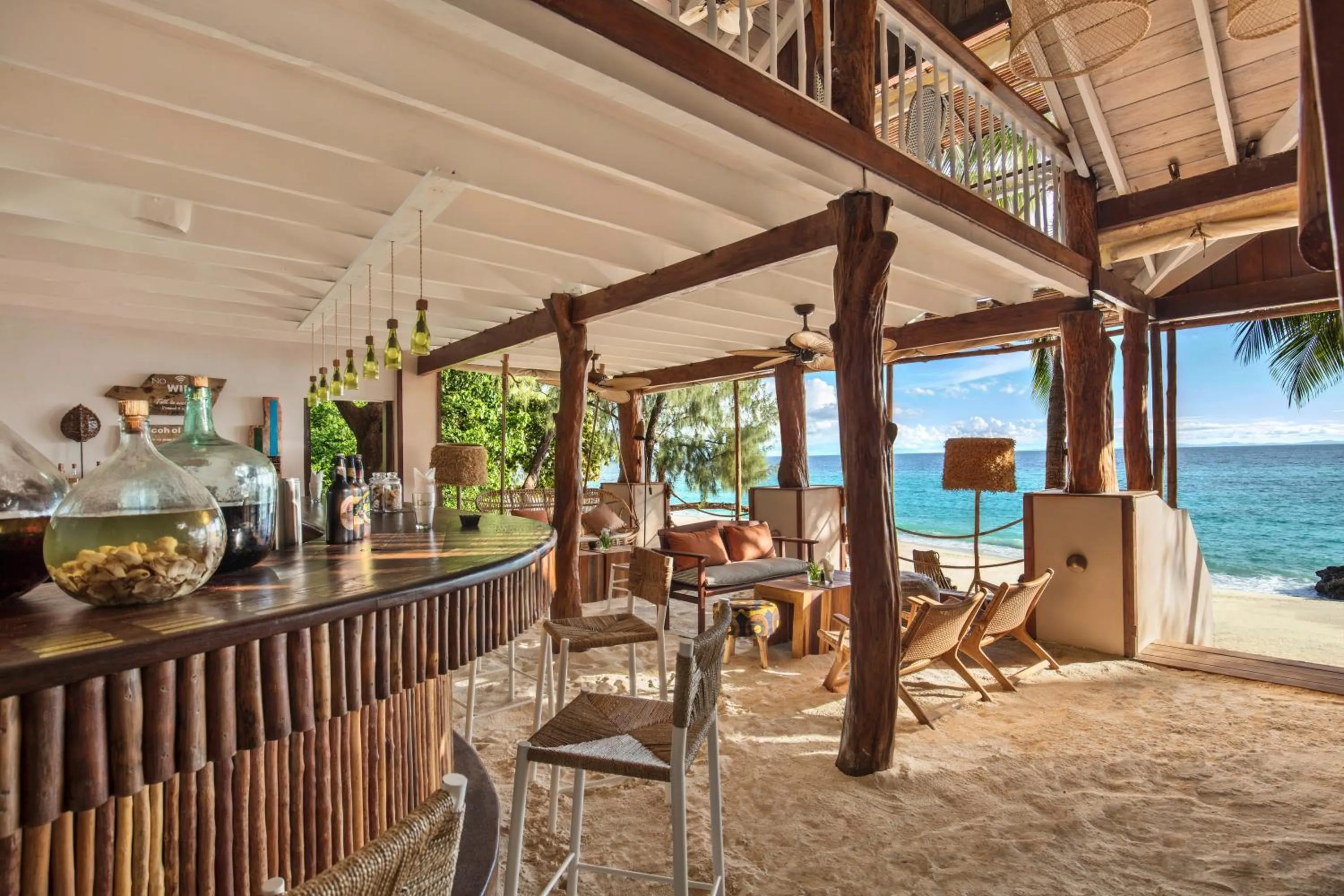 Lounge or bar in Constance Tsarabanjina - All Inclusive
