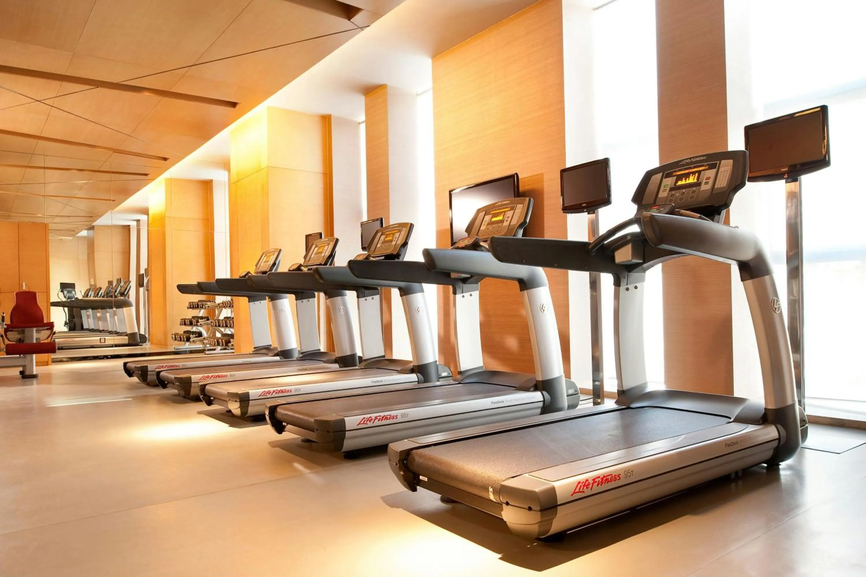 Fitness centre/facilities in Le Meridien Chongqing Nan'an