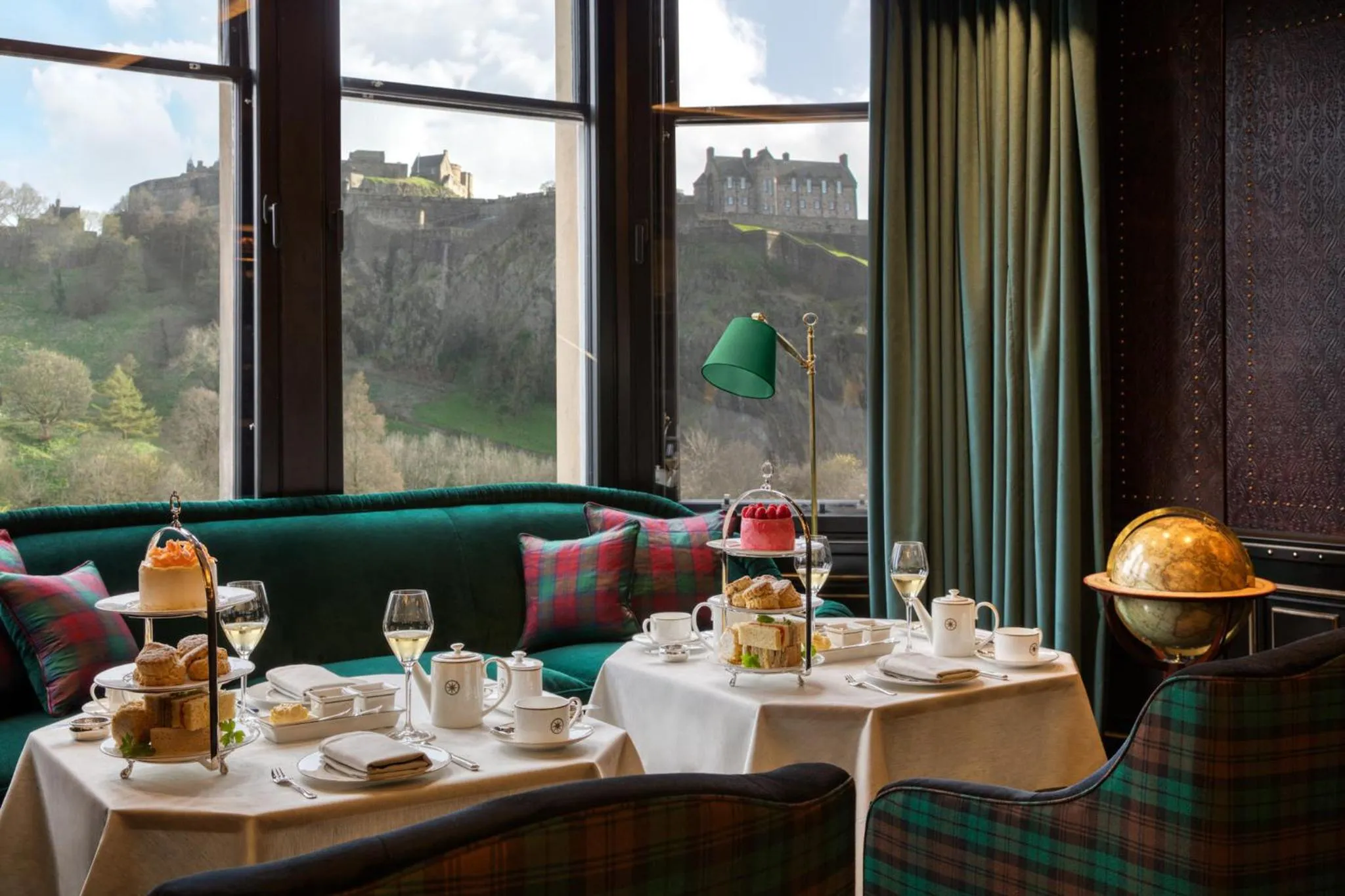 Restaurant/places to eat in 100 Princes Street
