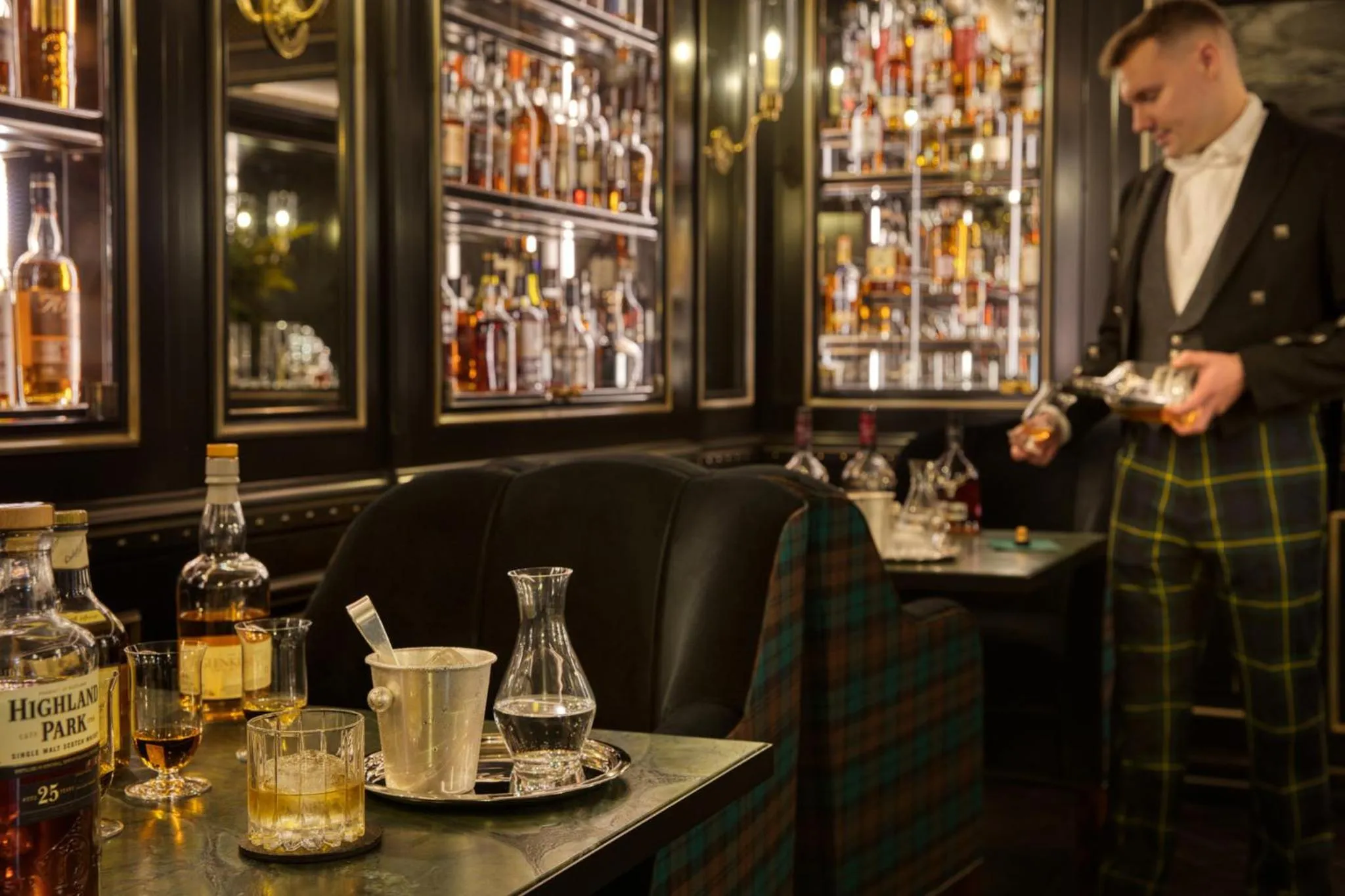 Lounge or bar in 100 Princes Street