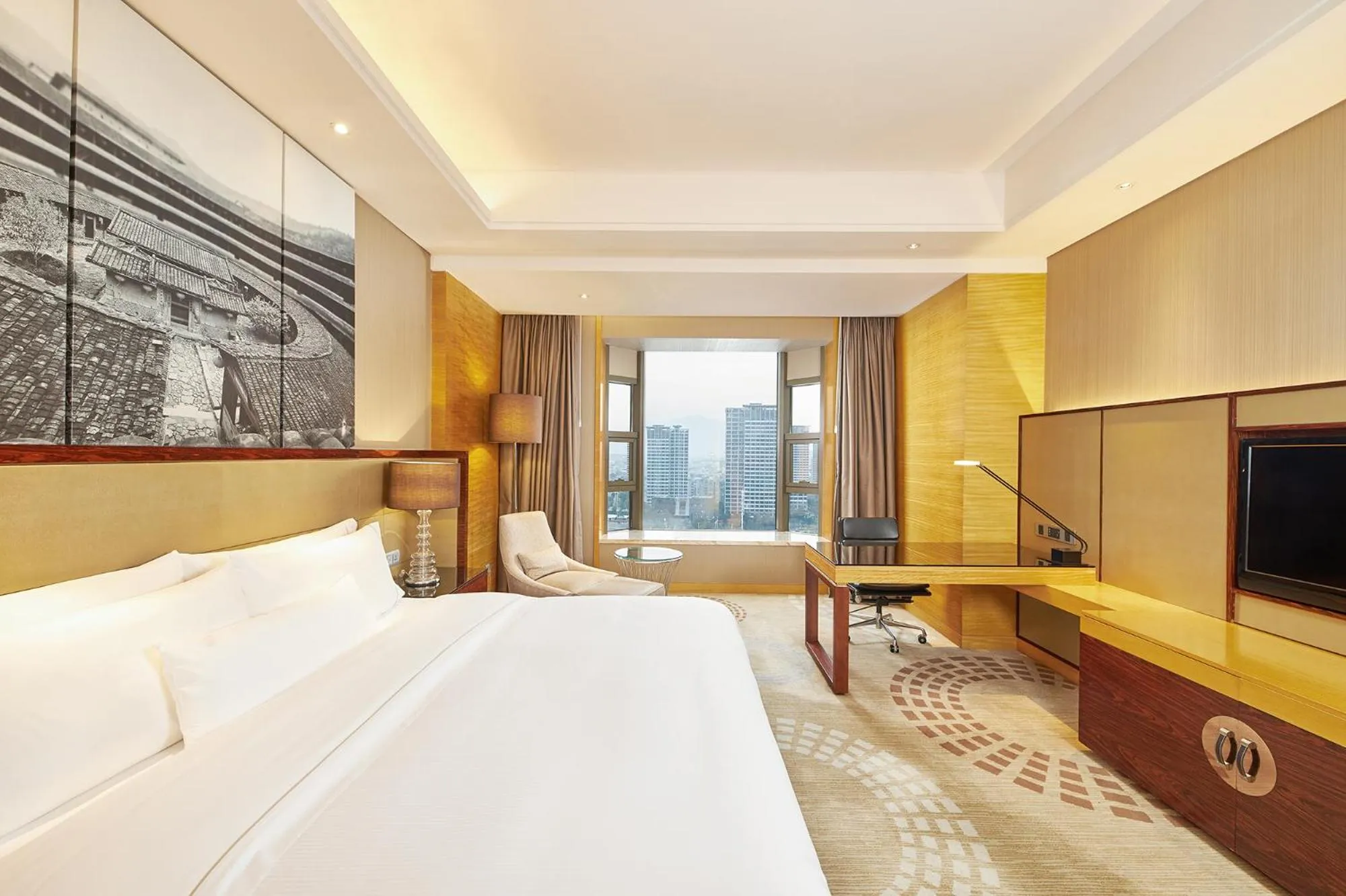 Bed in The Westin Fuzhou Minjiang