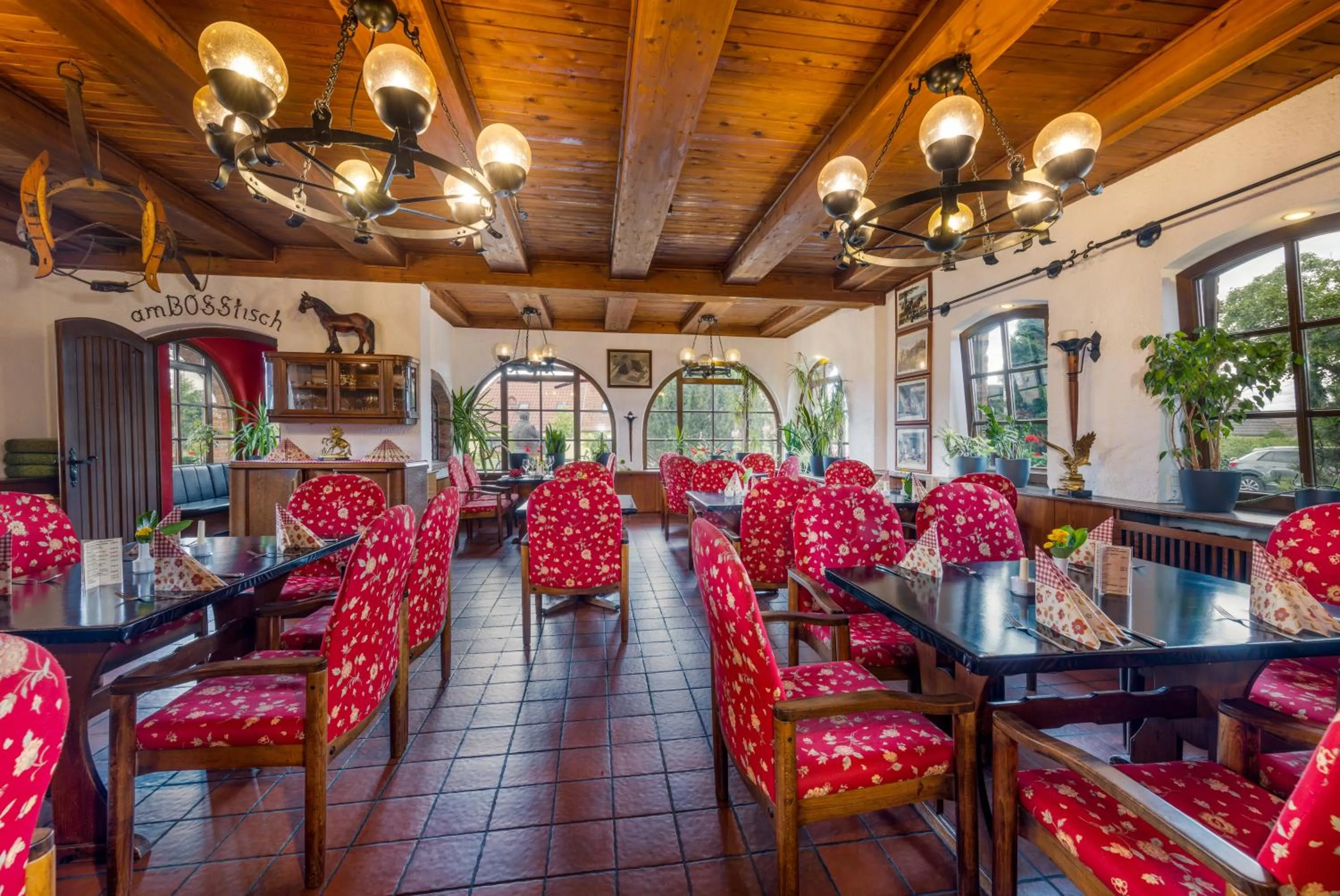 Restaurant/places to eat in Landhotel Zur Schmiede