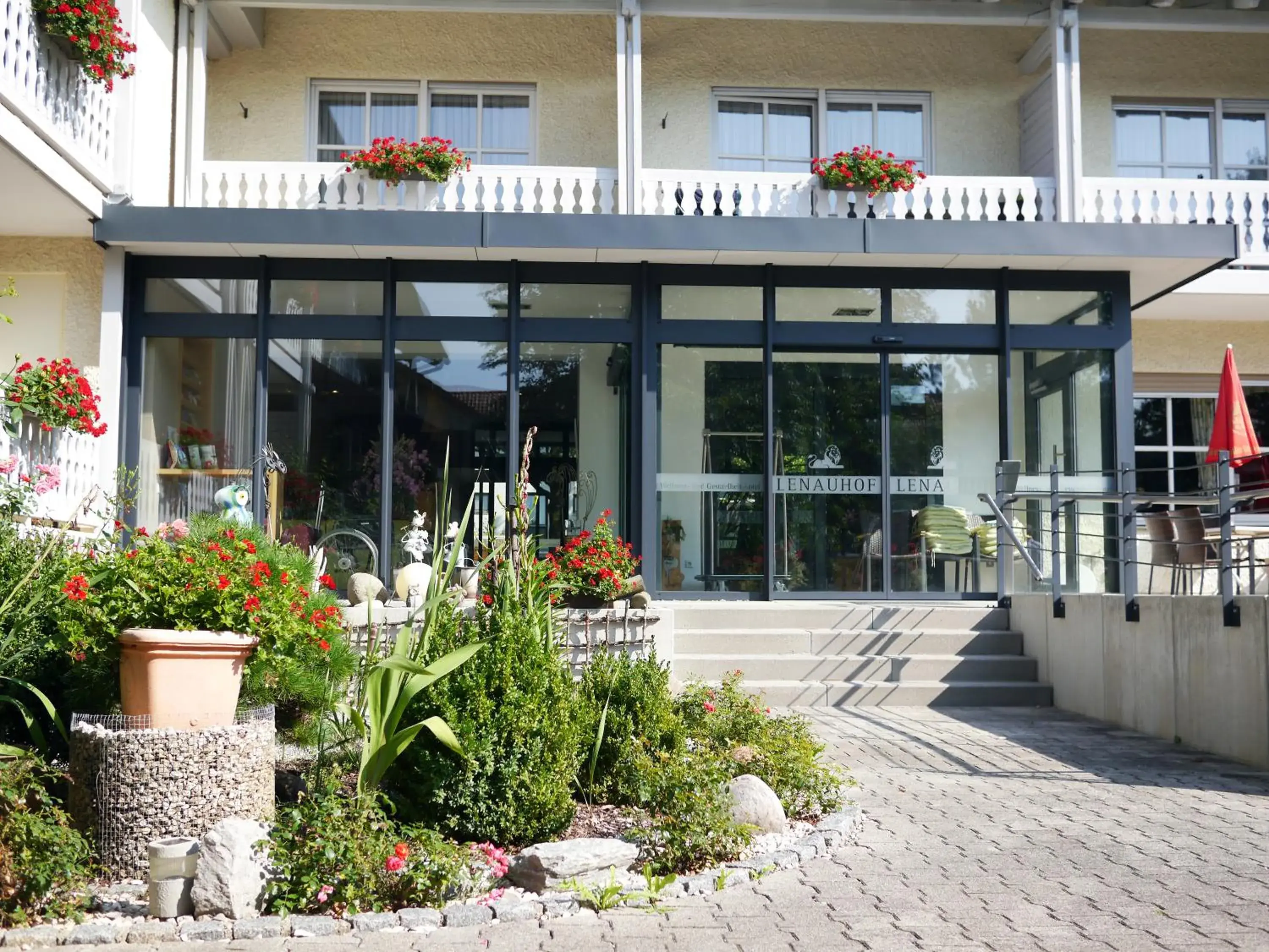 Facade/entrance, Property Building in Hotel Lenauhof