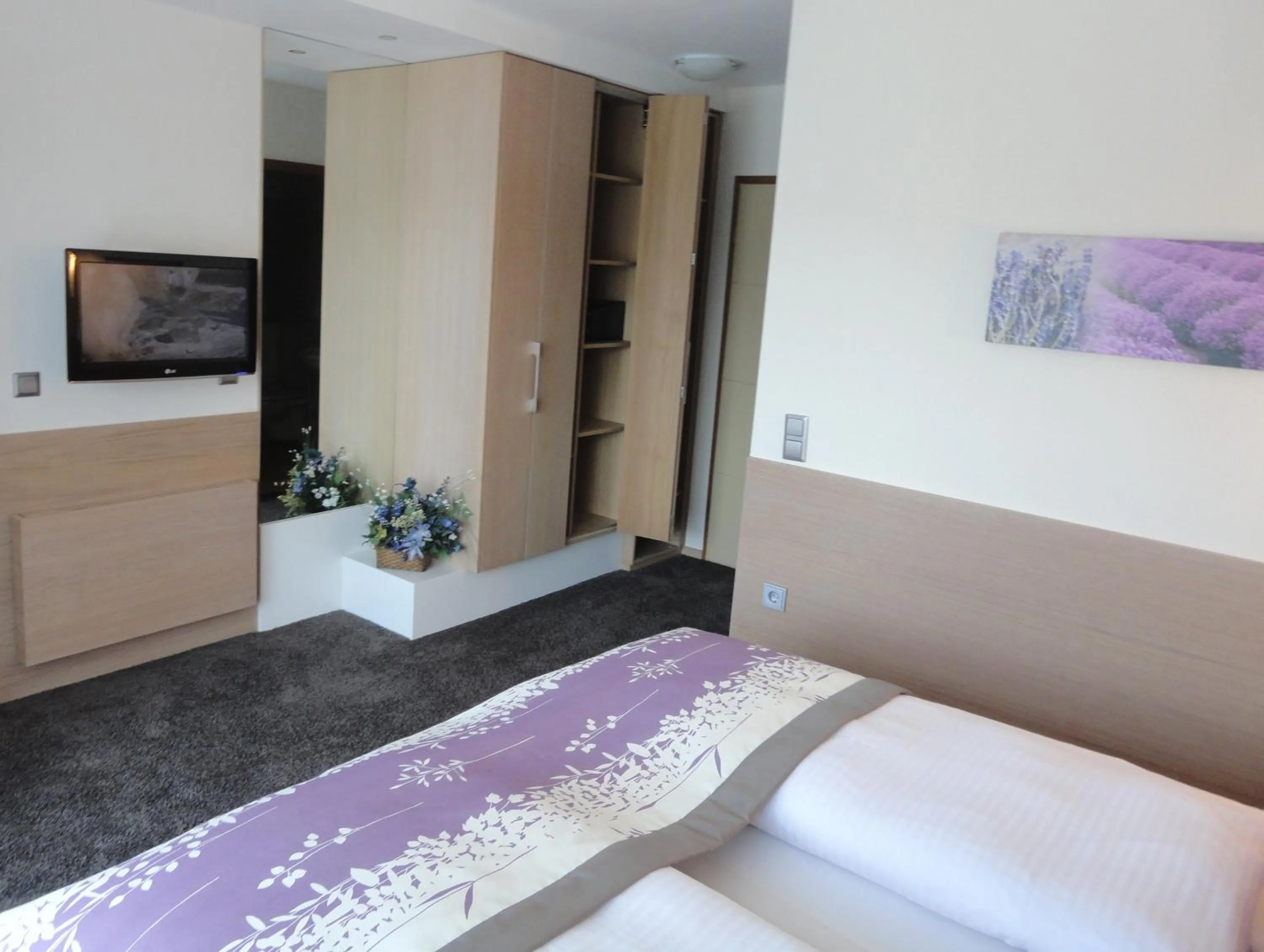 Area and facilities, Bed in Hotel Lenauhof