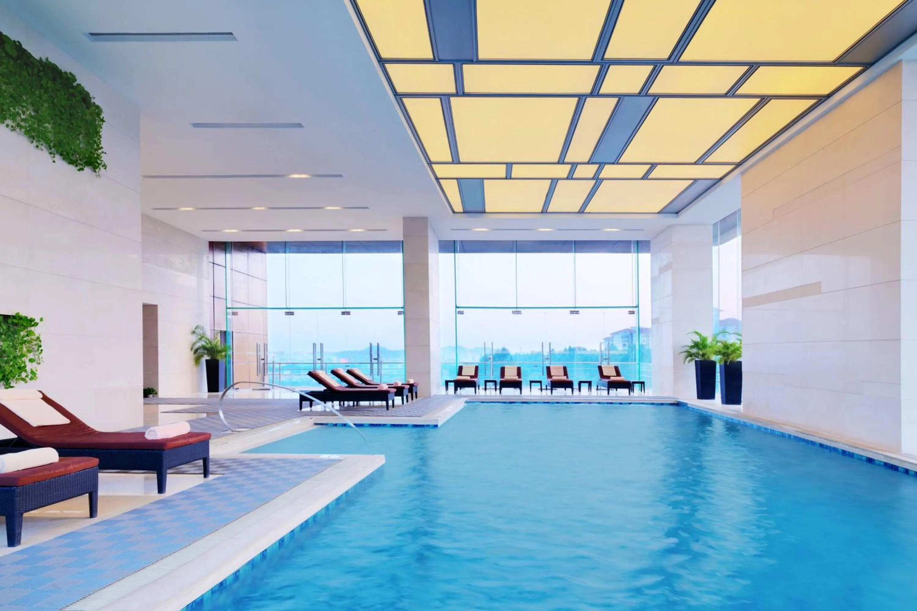 Swimming pool in Four Points by Sheraton Guangzhou Financial City, Tianhe