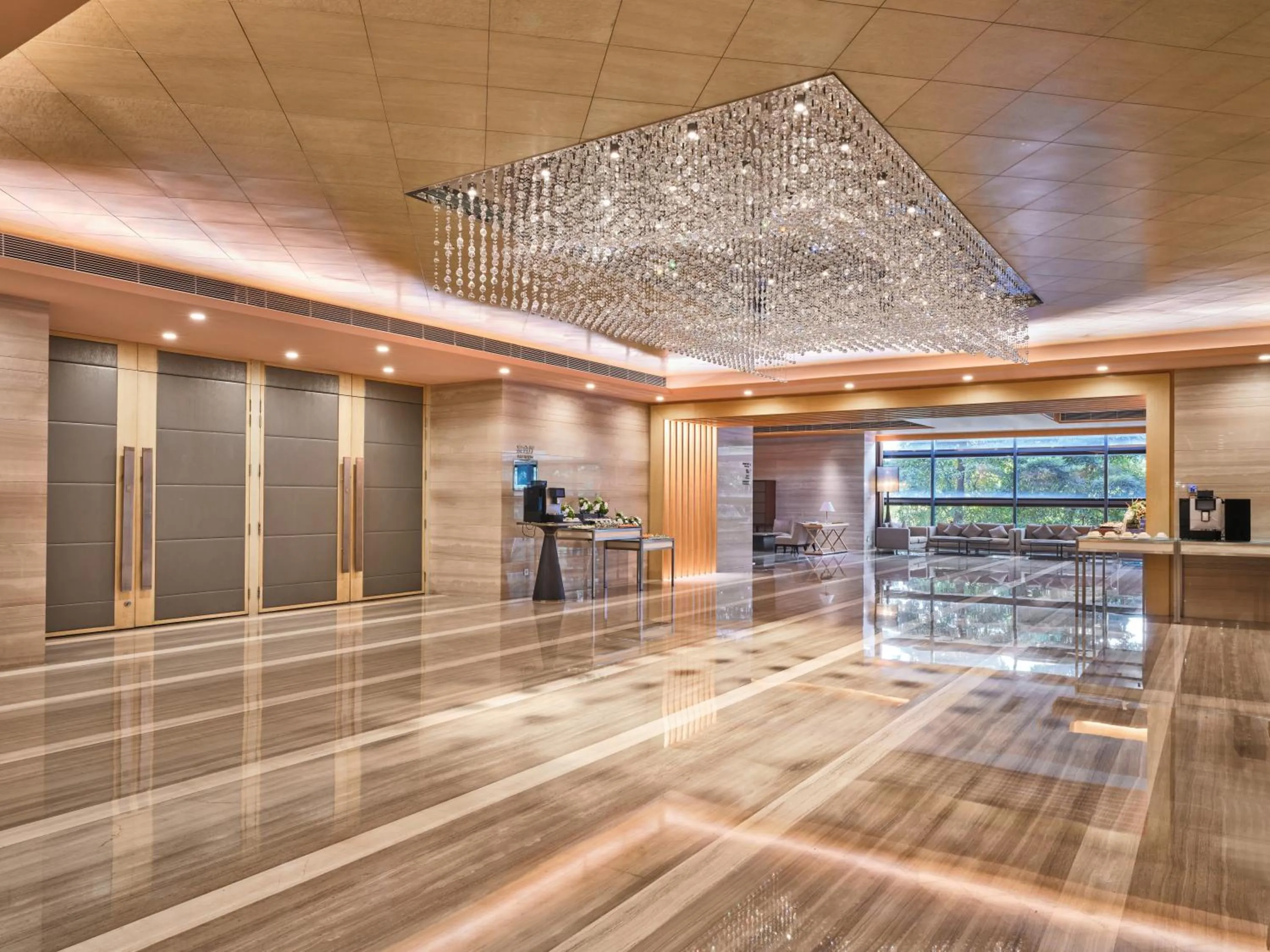 Lobby or reception in Four Points by Sheraton Guangzhou Financial City, Tianhe