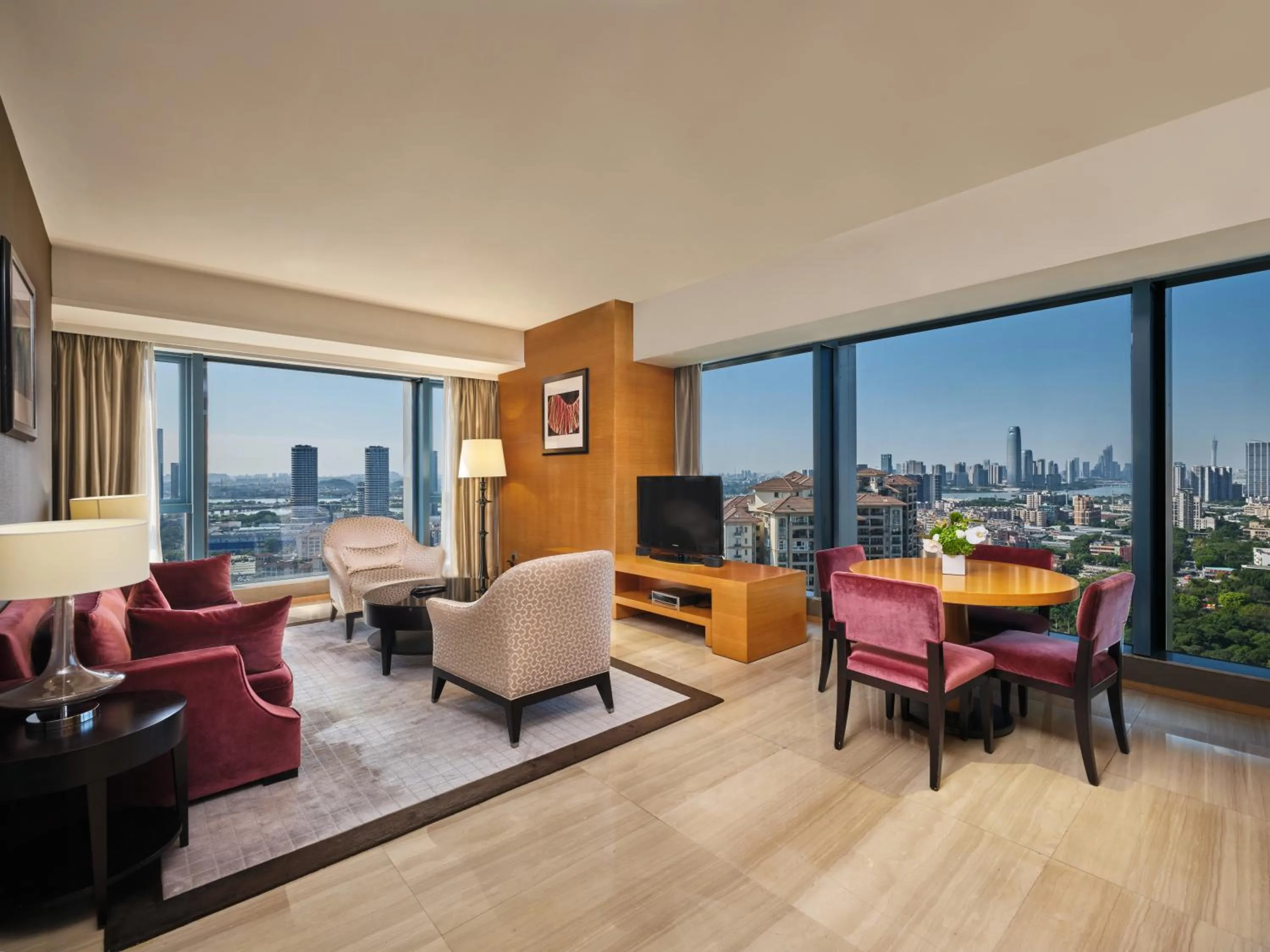Living room in Four Points by Sheraton Guangzhou Financial City, Tianhe