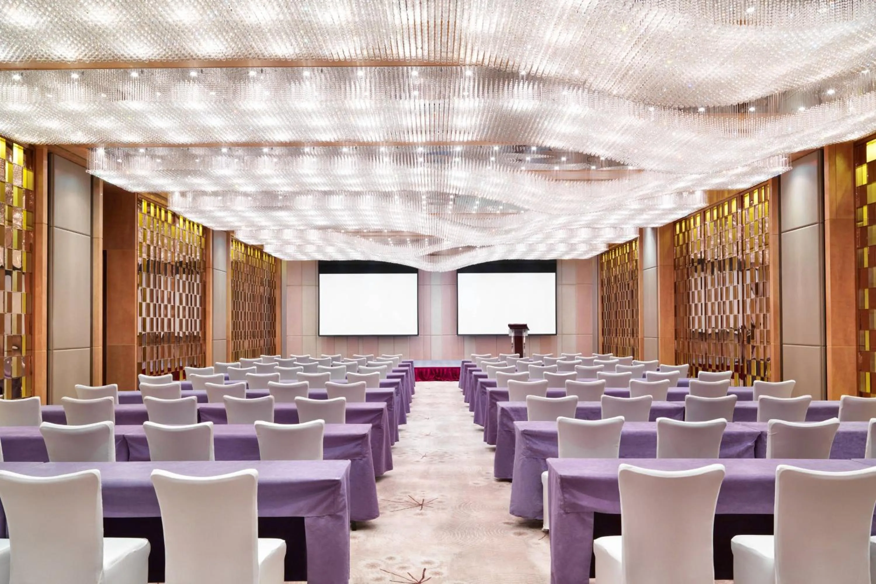 Meeting/conference room in Four Points by Sheraton Guangzhou Financial City, Tianhe