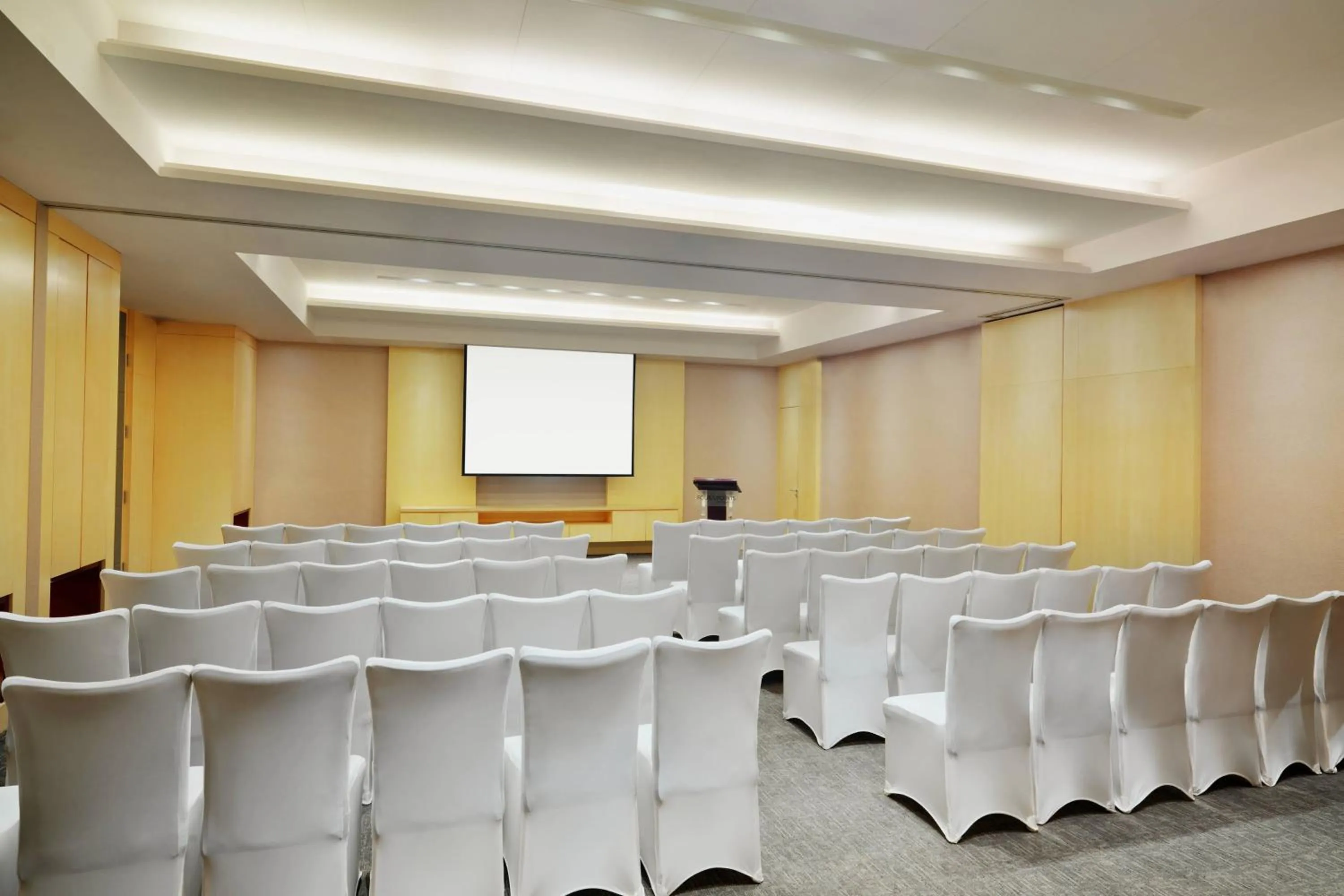 Meeting/conference room in Four Points by Sheraton Guangzhou Financial City, Tianhe