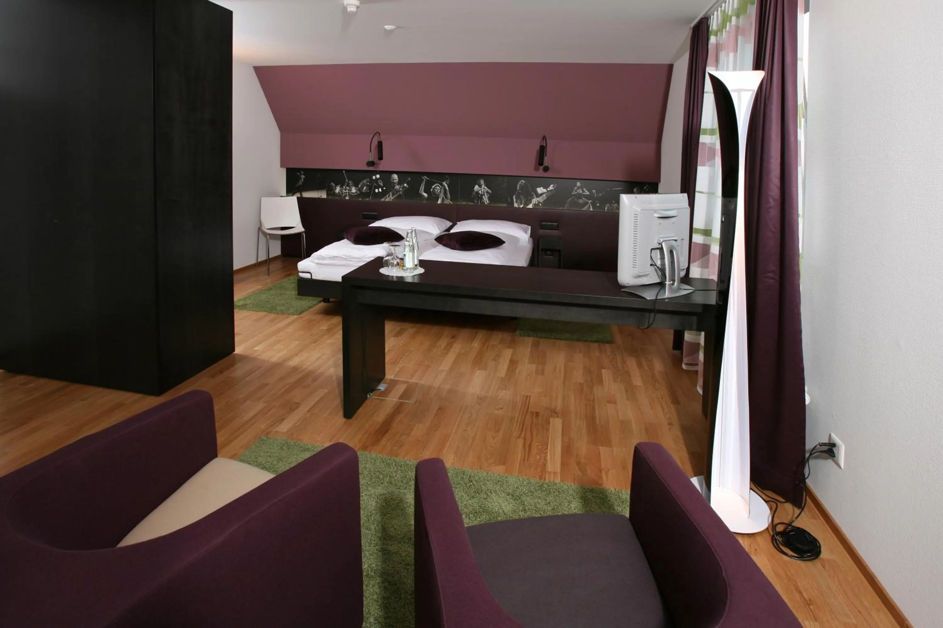 Photo of the whole room, Bed in Gasthof zum Mohren