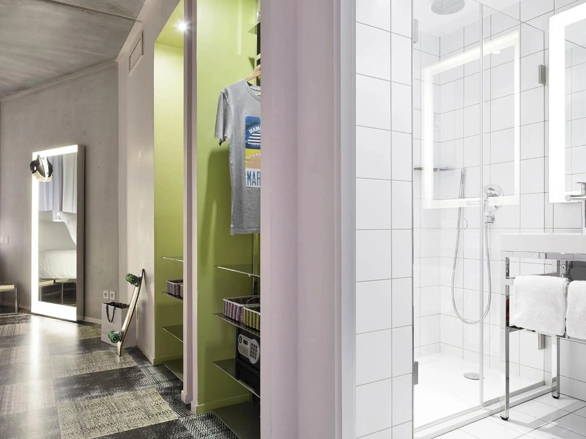 Toilet in Mama Shelter Marseille