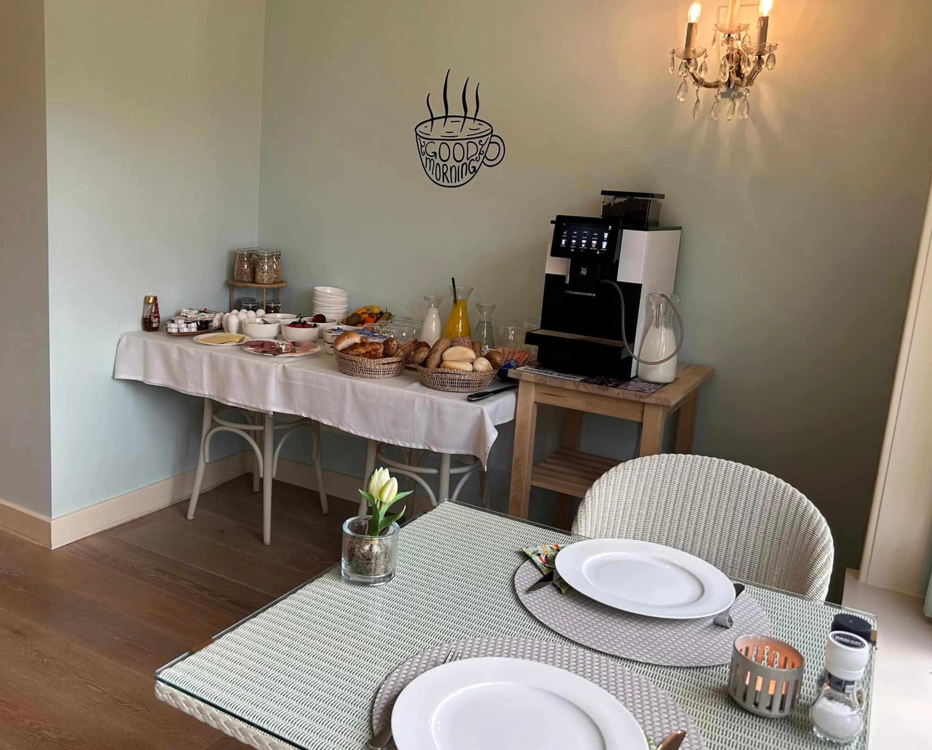 Breakfast in Villa Nieuwland B&B