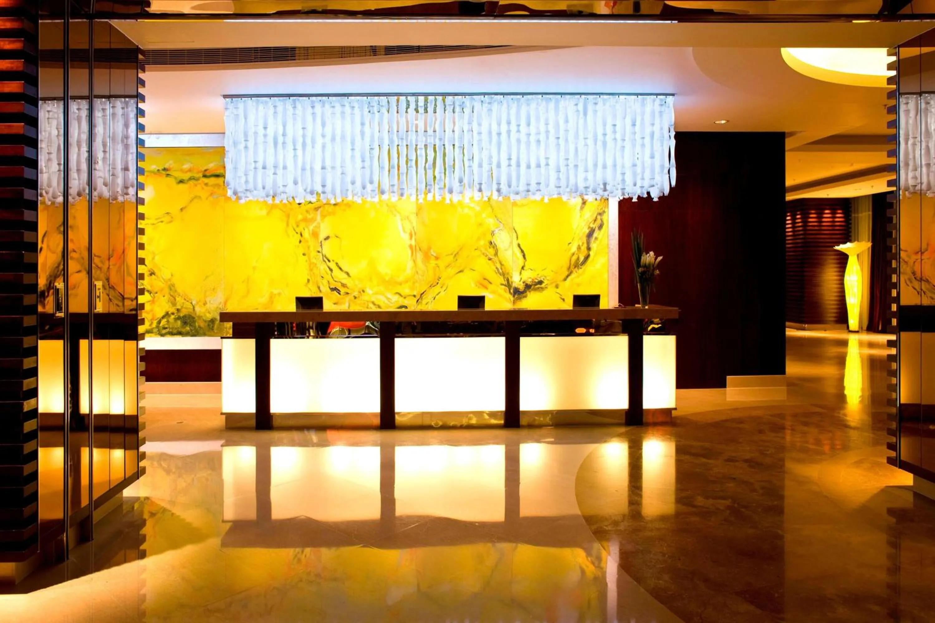 Lobby or reception in Four Points by Sheraton Hangzhou, Binjiang