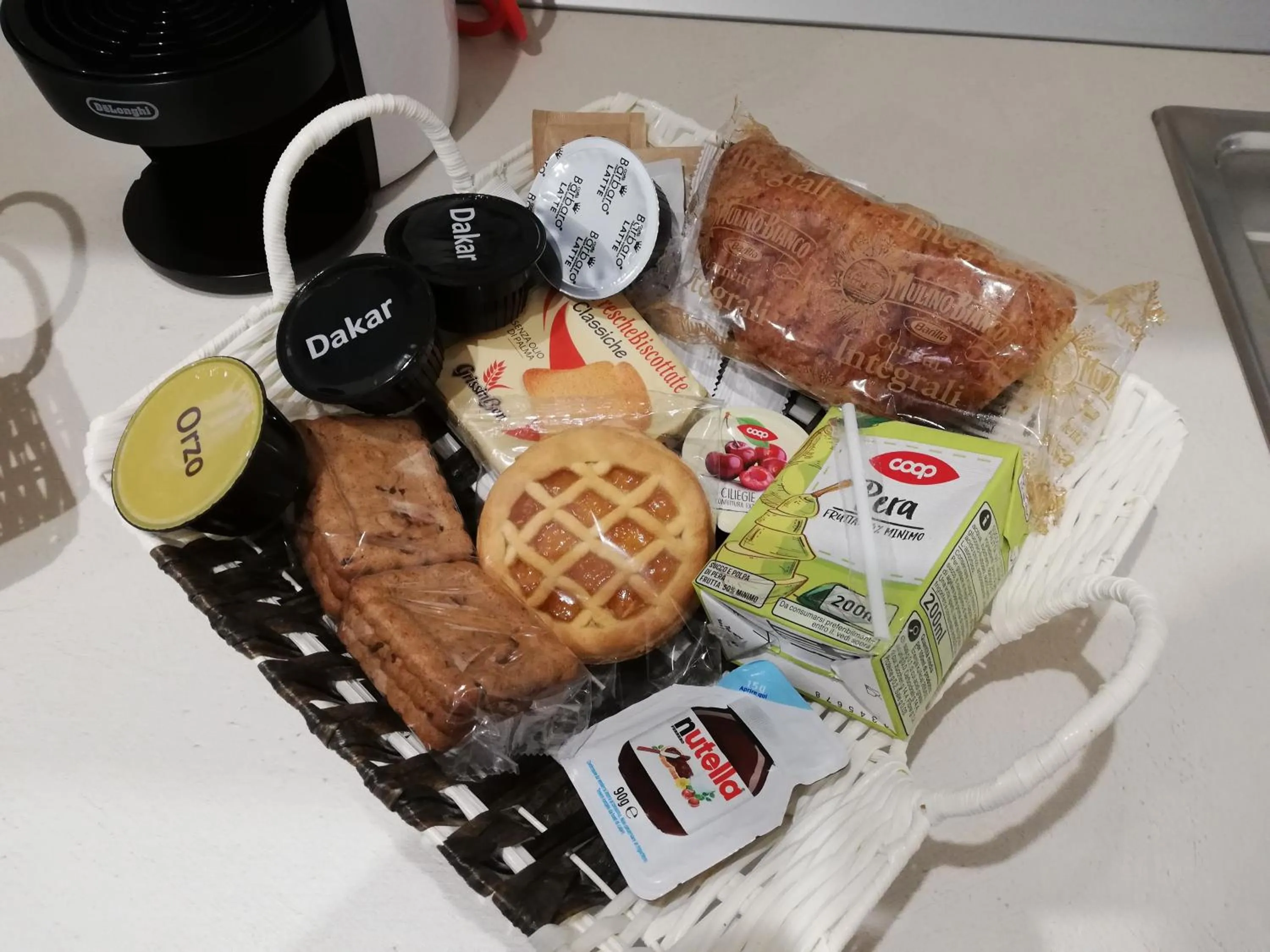 Italian breakfast in Guest House B&B Via Marina