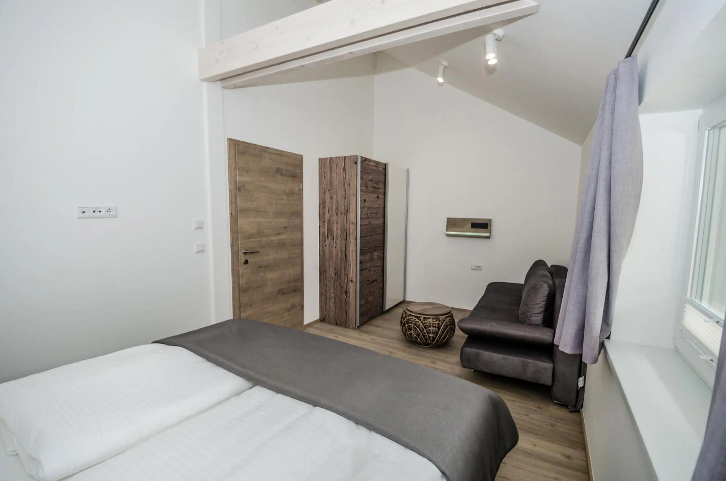 Photo of the whole room, Bed in Appart-Pension Schnöll