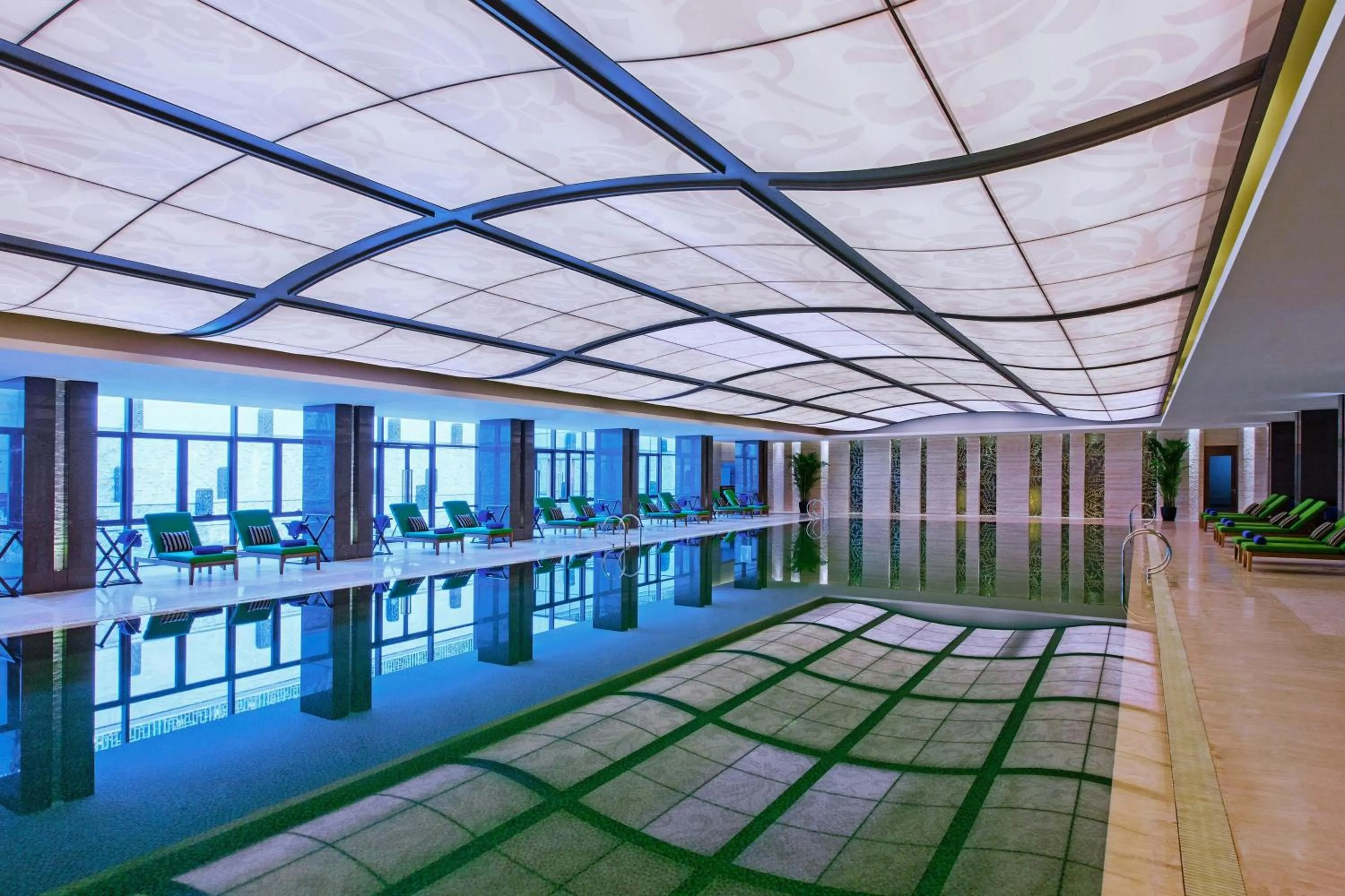 Swimming pool in Sheraton Grand Hangzhou Wetland Park Resort