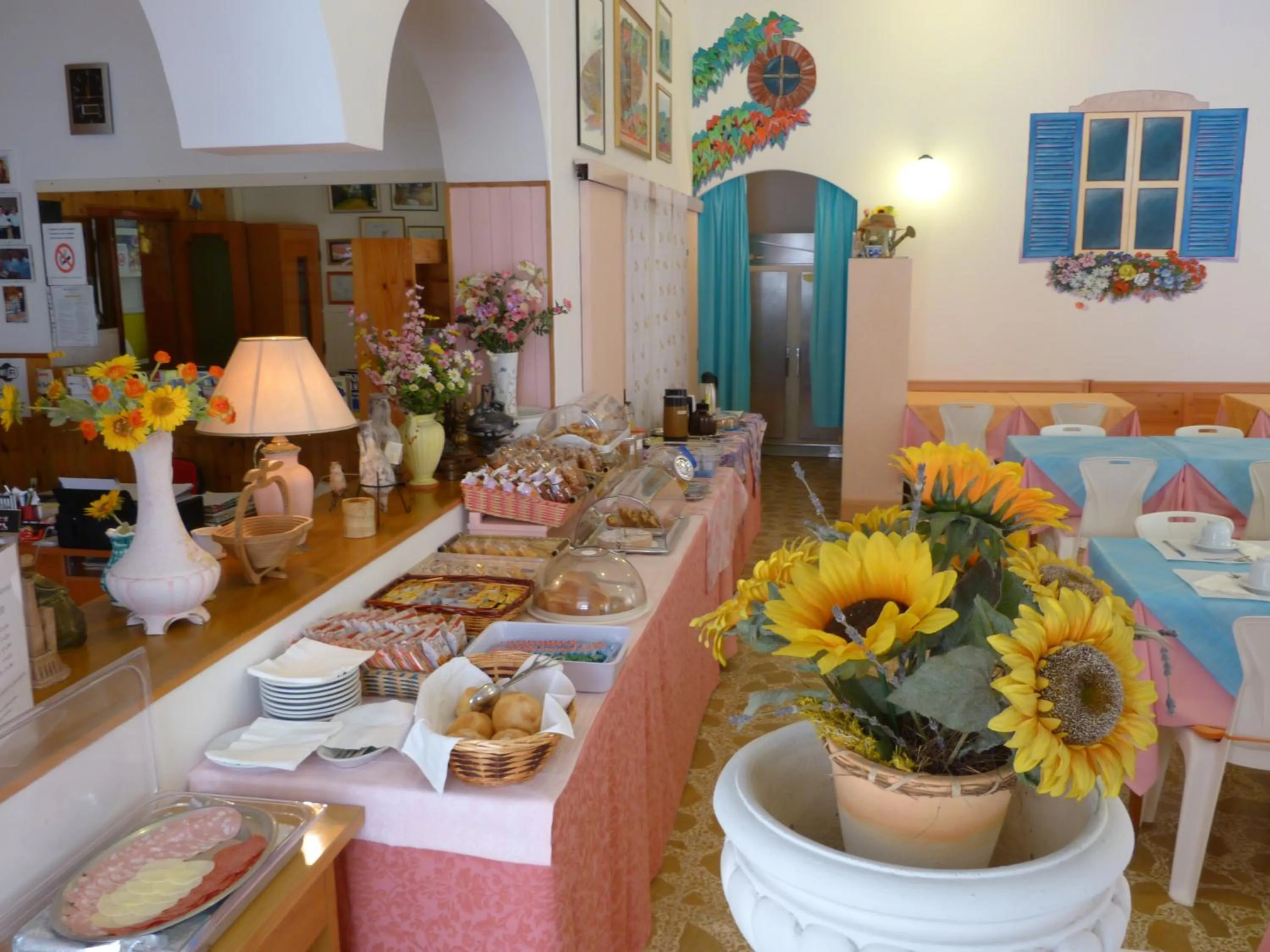 Restaurant/places to eat in Hotel Bologna