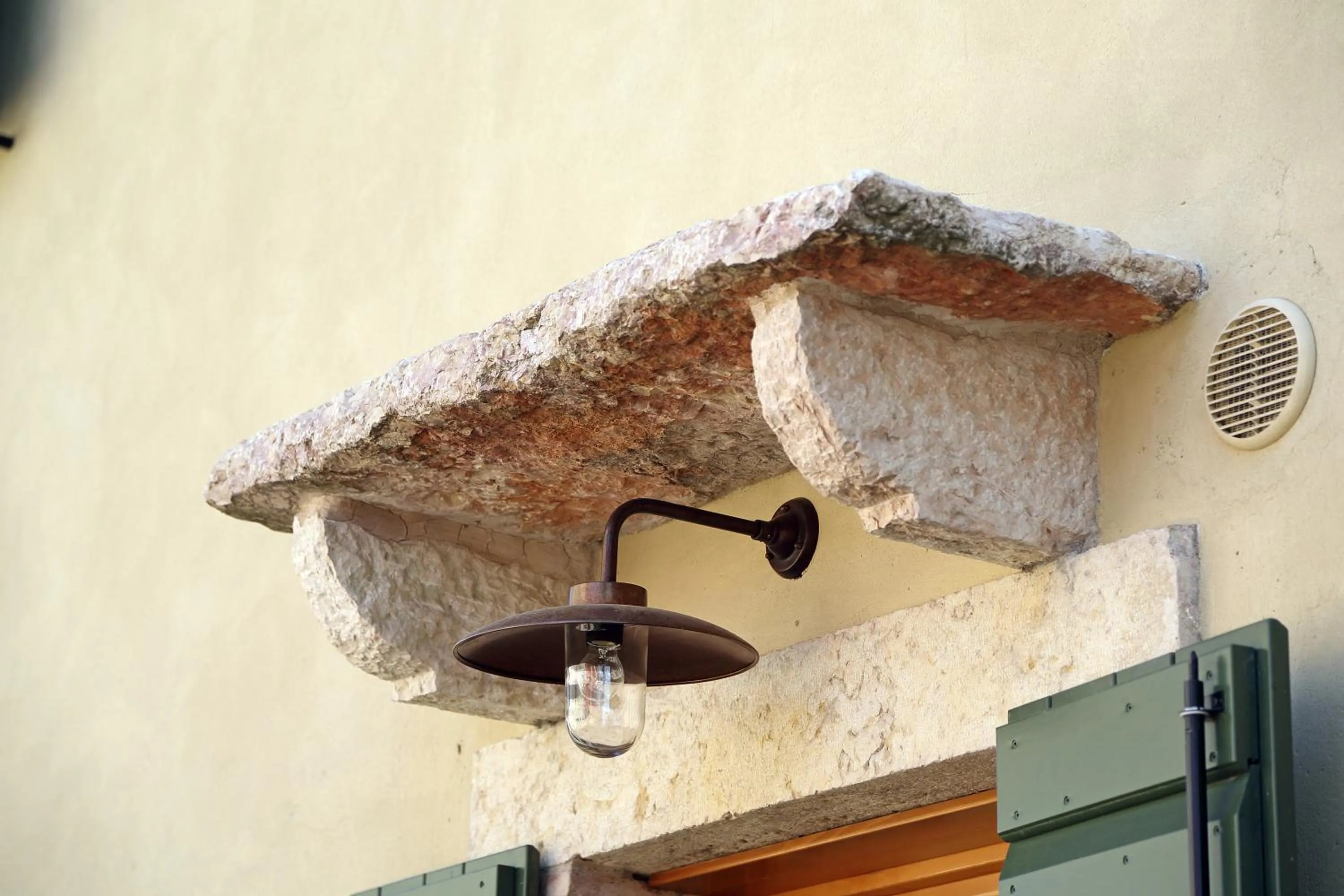 Decorative detail in Residence Borgo Mondragon