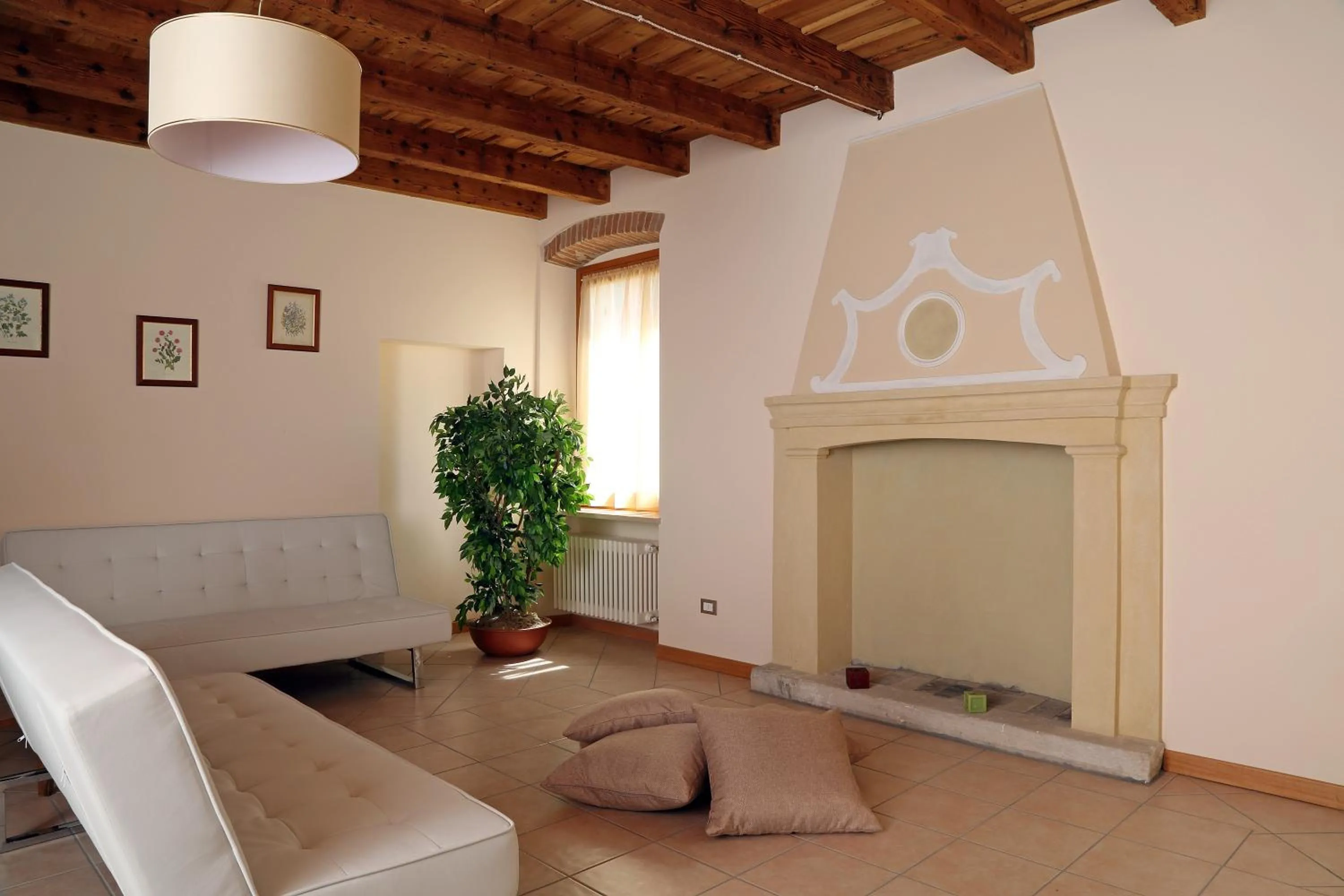 Living room in Residence Borgo Mondragon