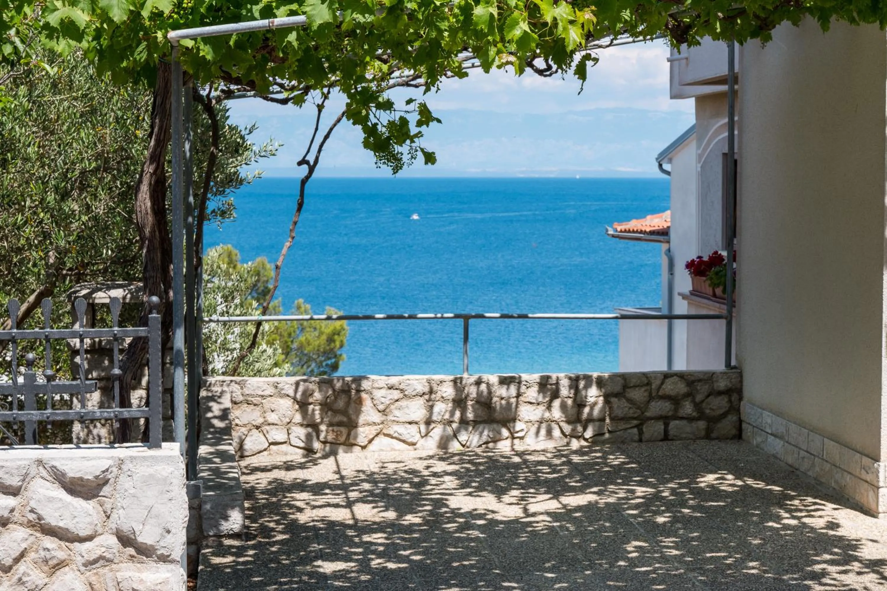 Sea view in Apartments Anci